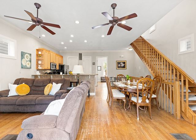 6230 Thomas Dr | Serenity by the Sea