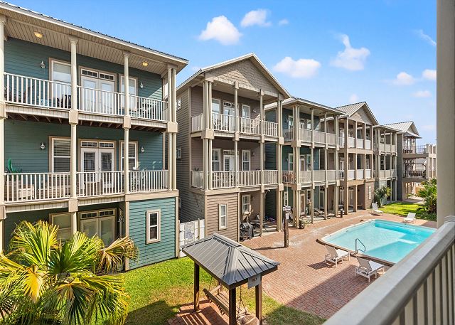 6230 Thomas Dr | Serenity by the Sea 3