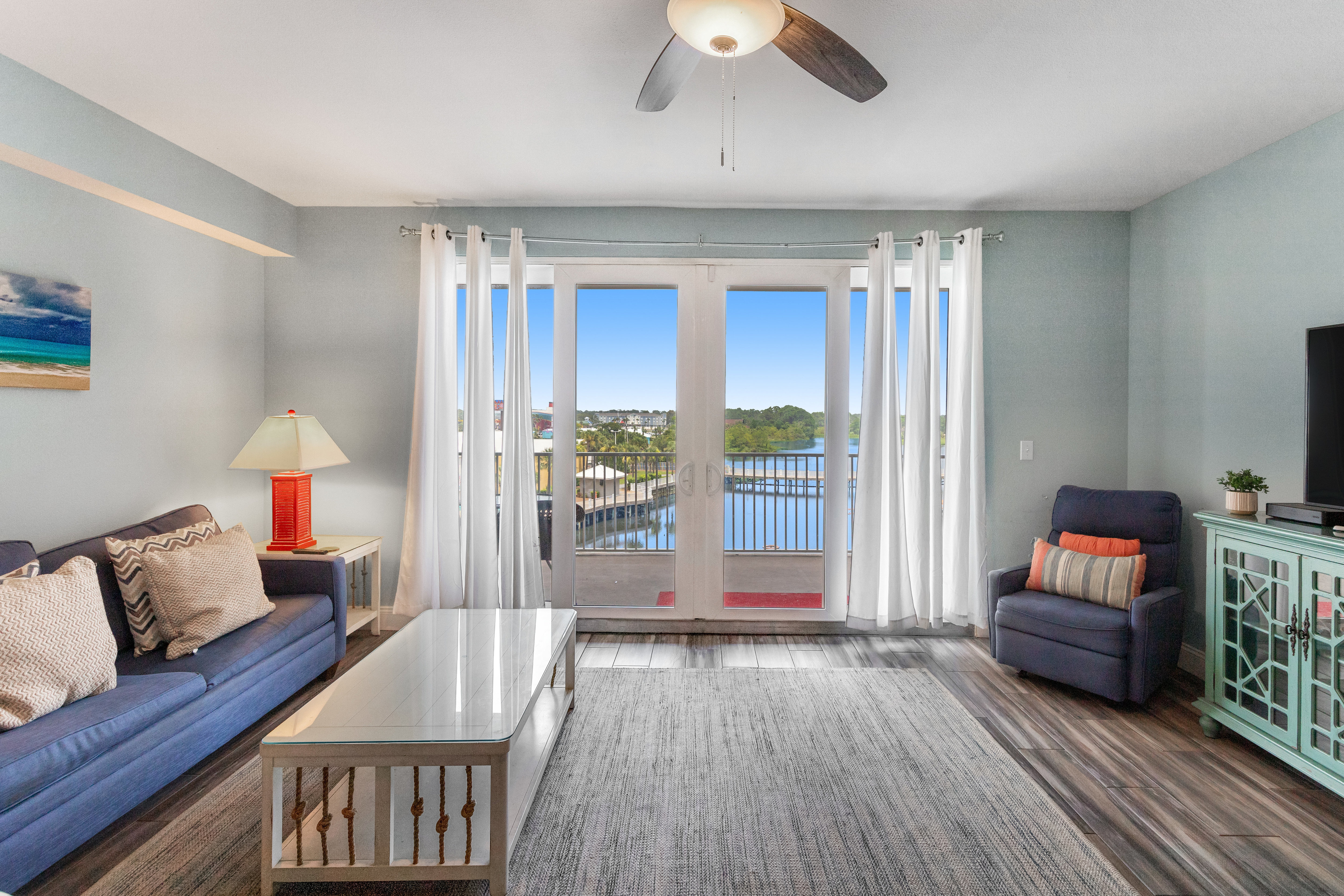 Laketown Wharf 335