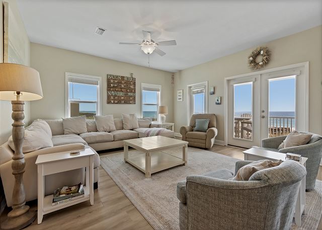 Spacious Gulf front living room with ample seating
