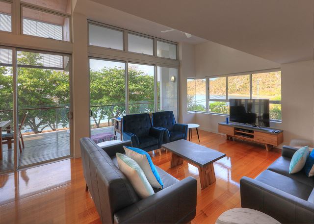 Maggies Beachfront Apt. 12