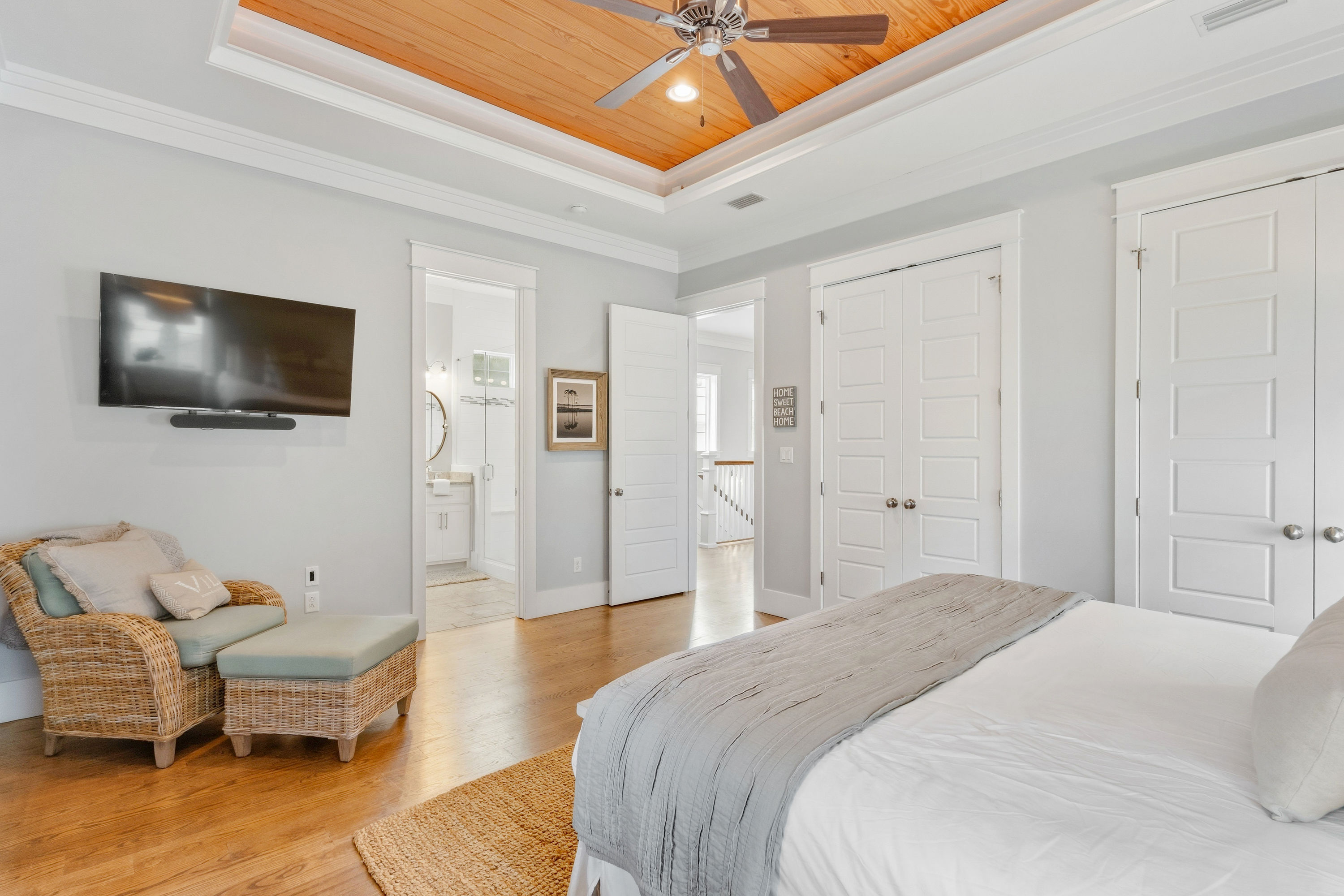 No Shady Beaches | Photo 11