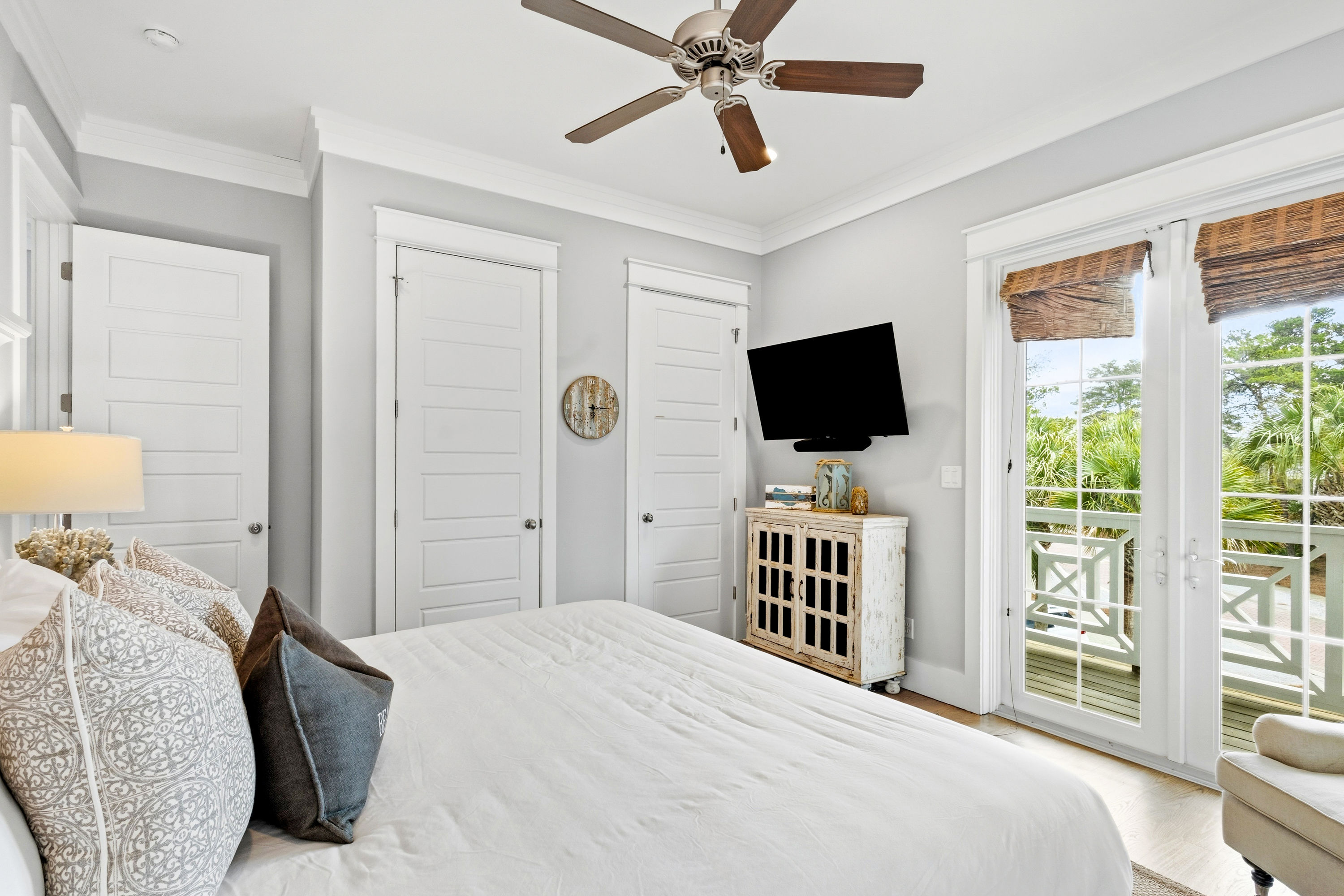 No Shady Beaches | Photo 32