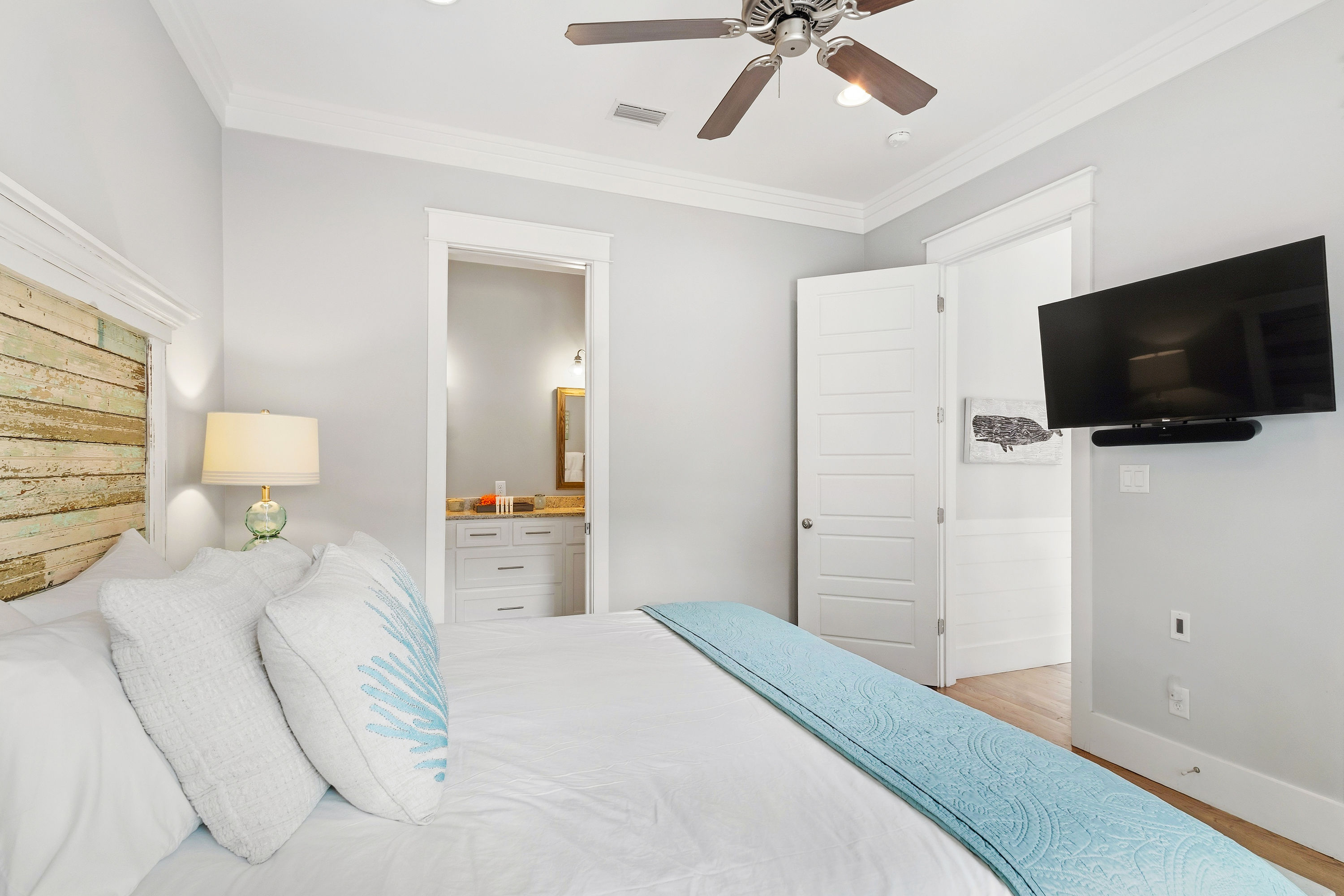 No Shady Beaches | Photo 9