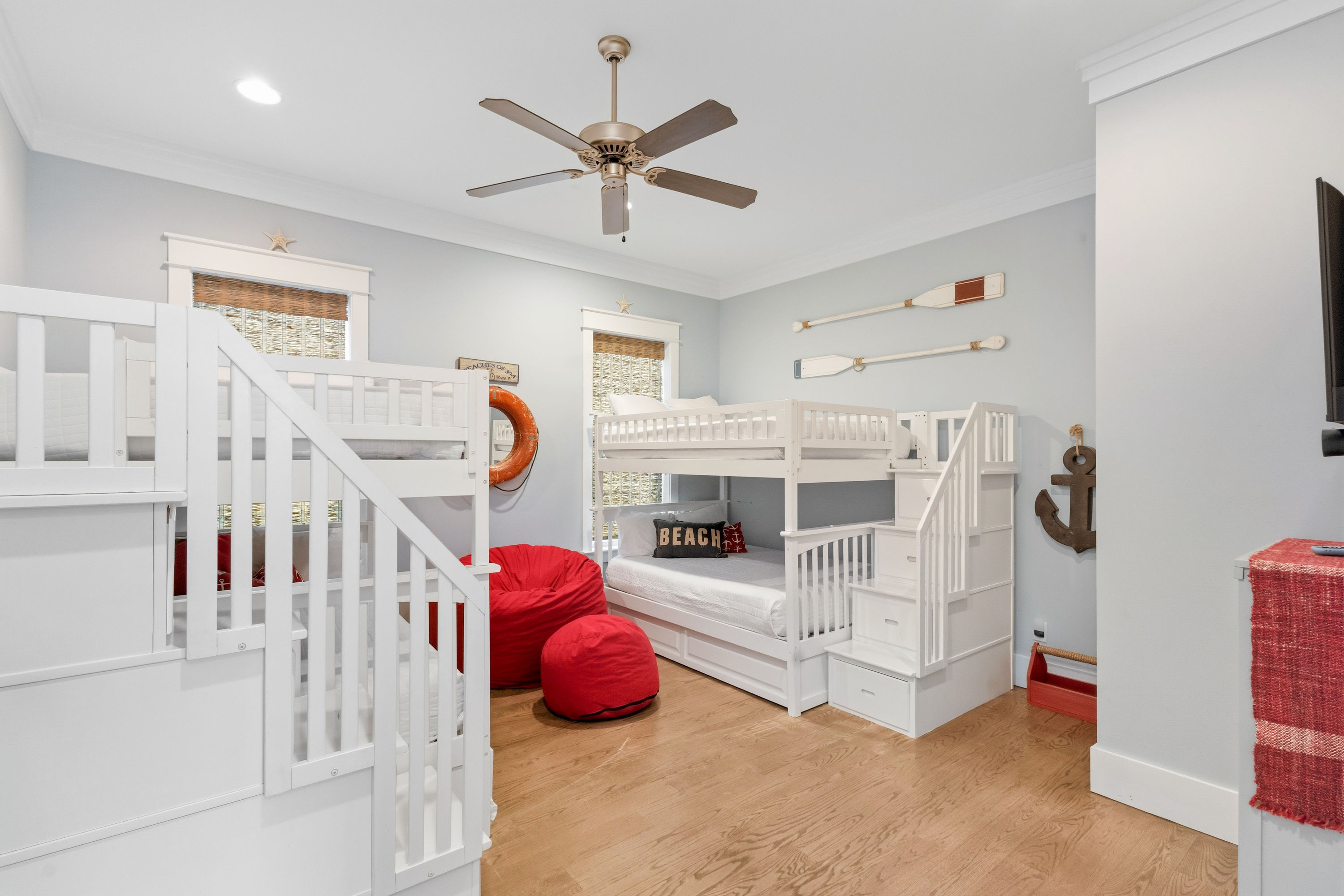 No Shady Beaches | Photo 4