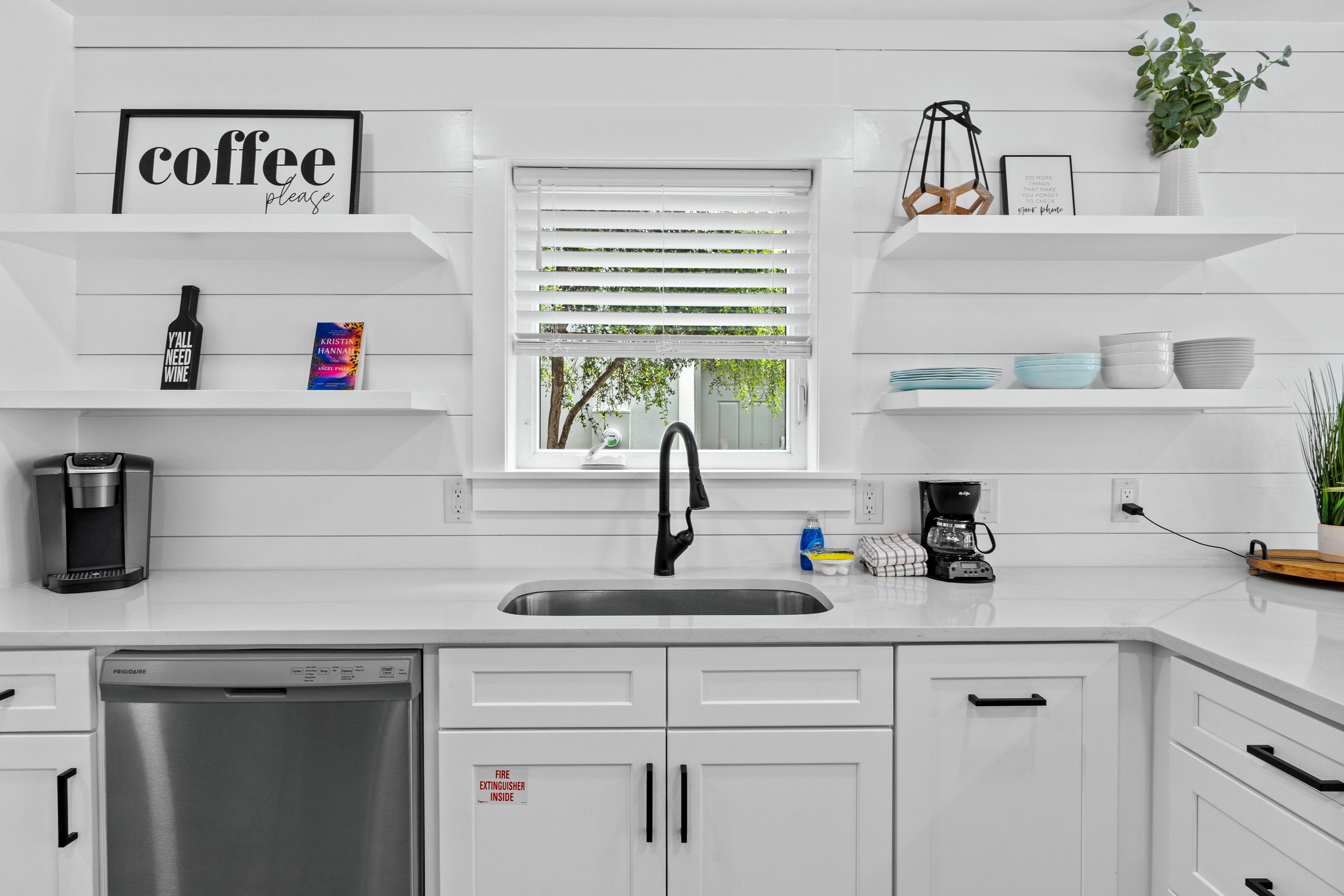 Beach Music | Photo 8