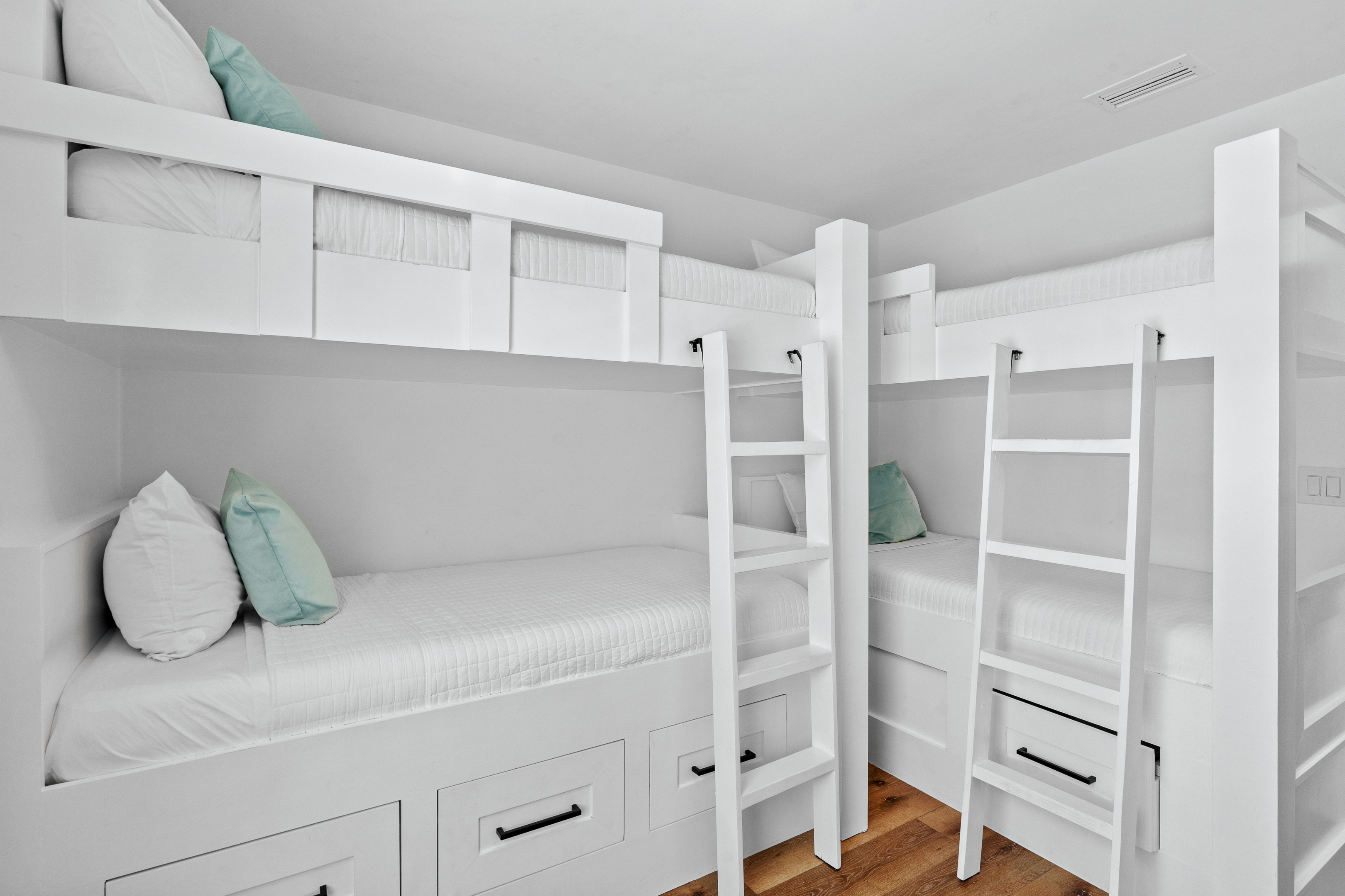 Beach Music | Photo 14