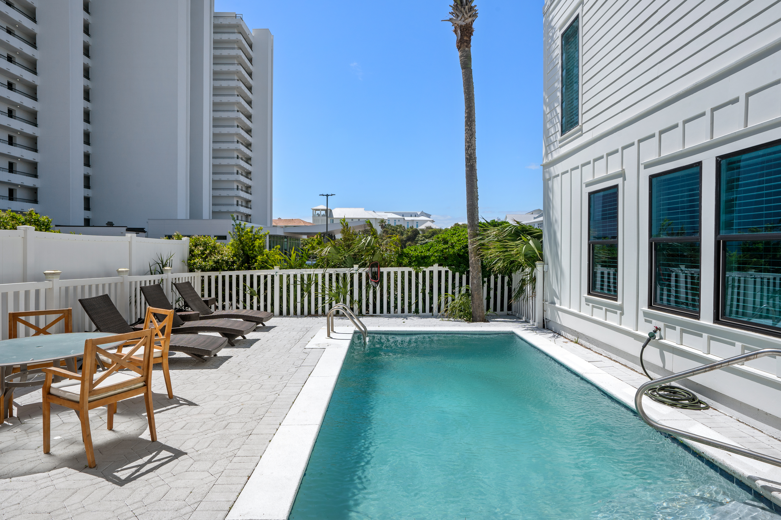 Beach Music | Photo 2