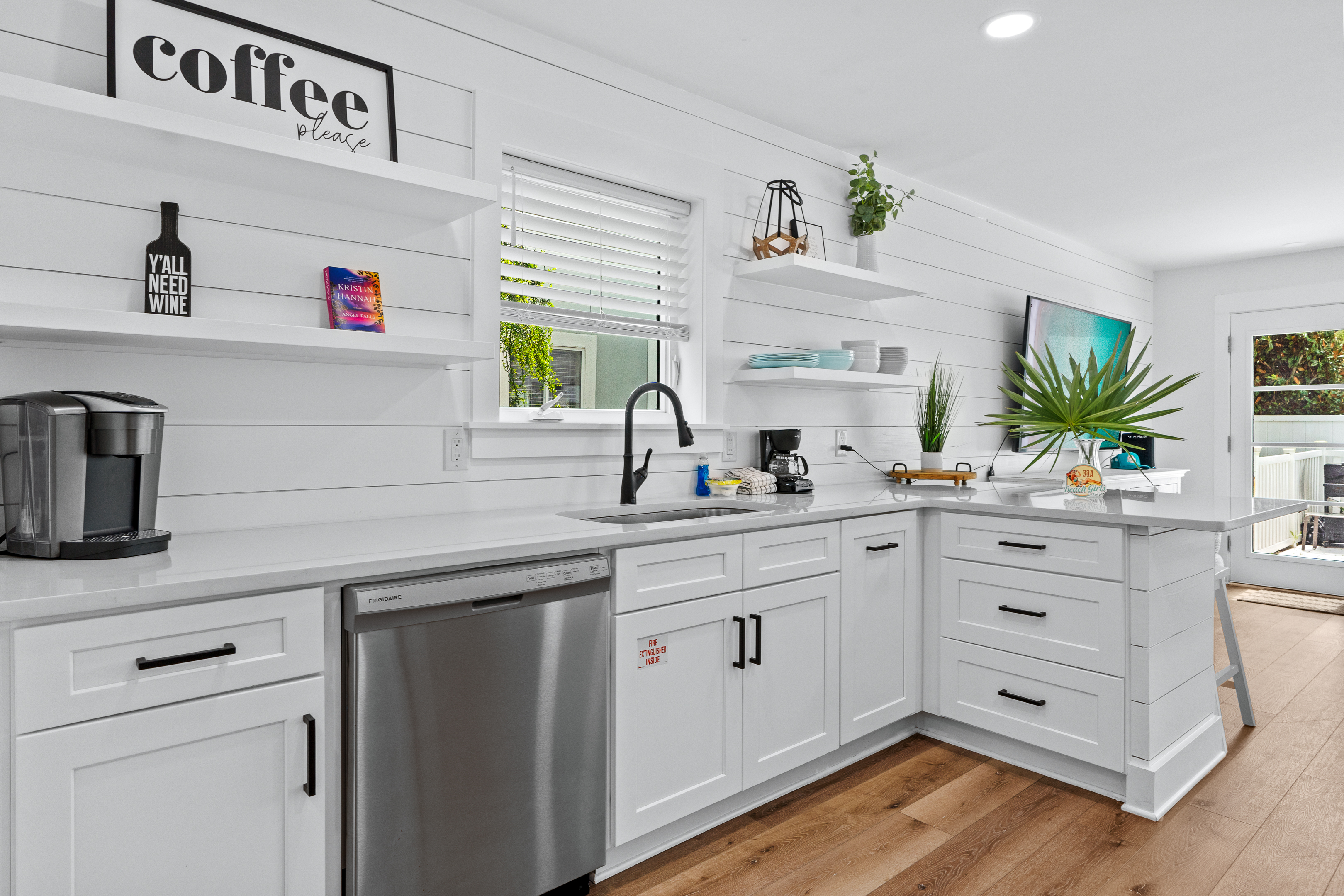 Beach Music | Photo 26