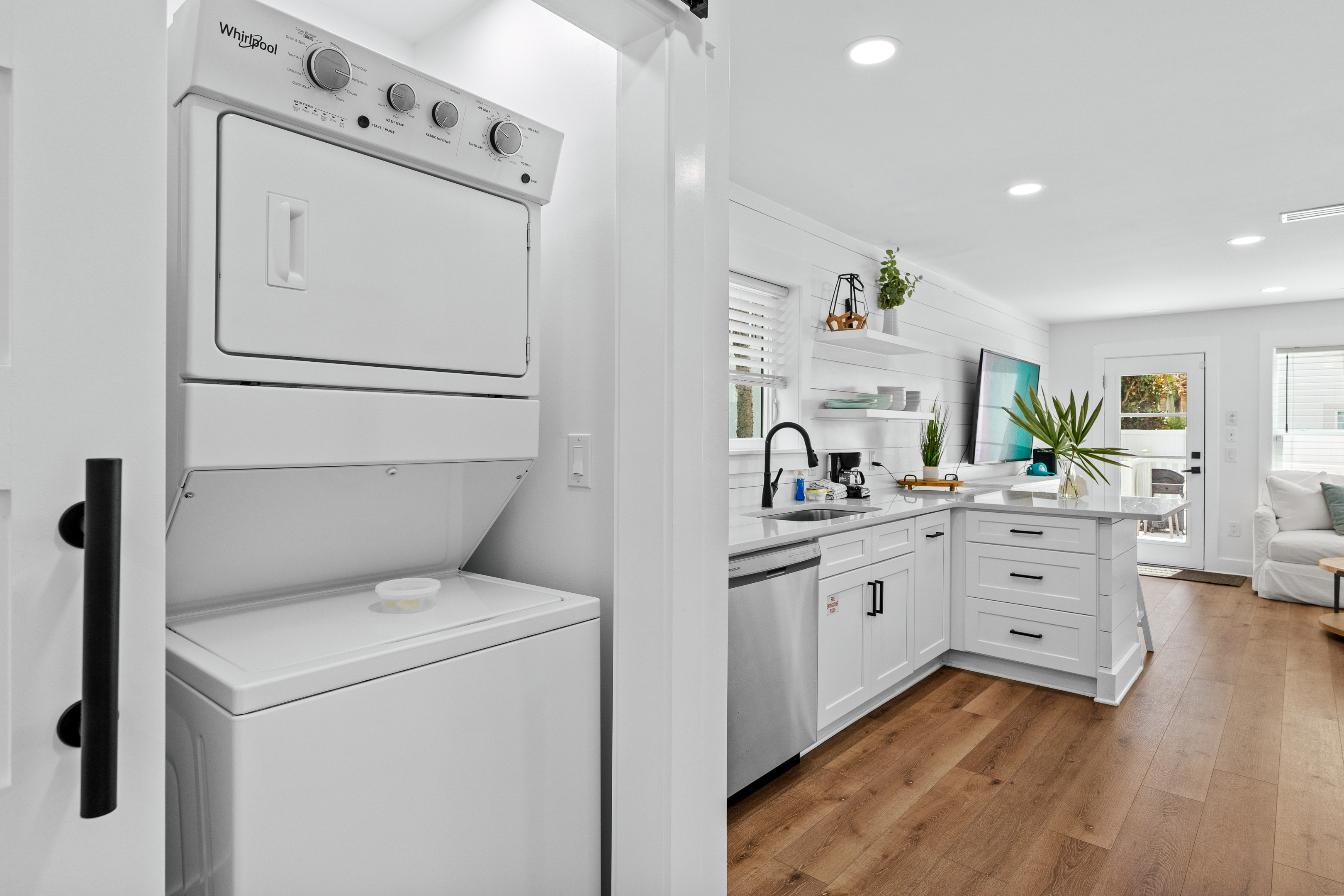 Beach Music | Photo 24