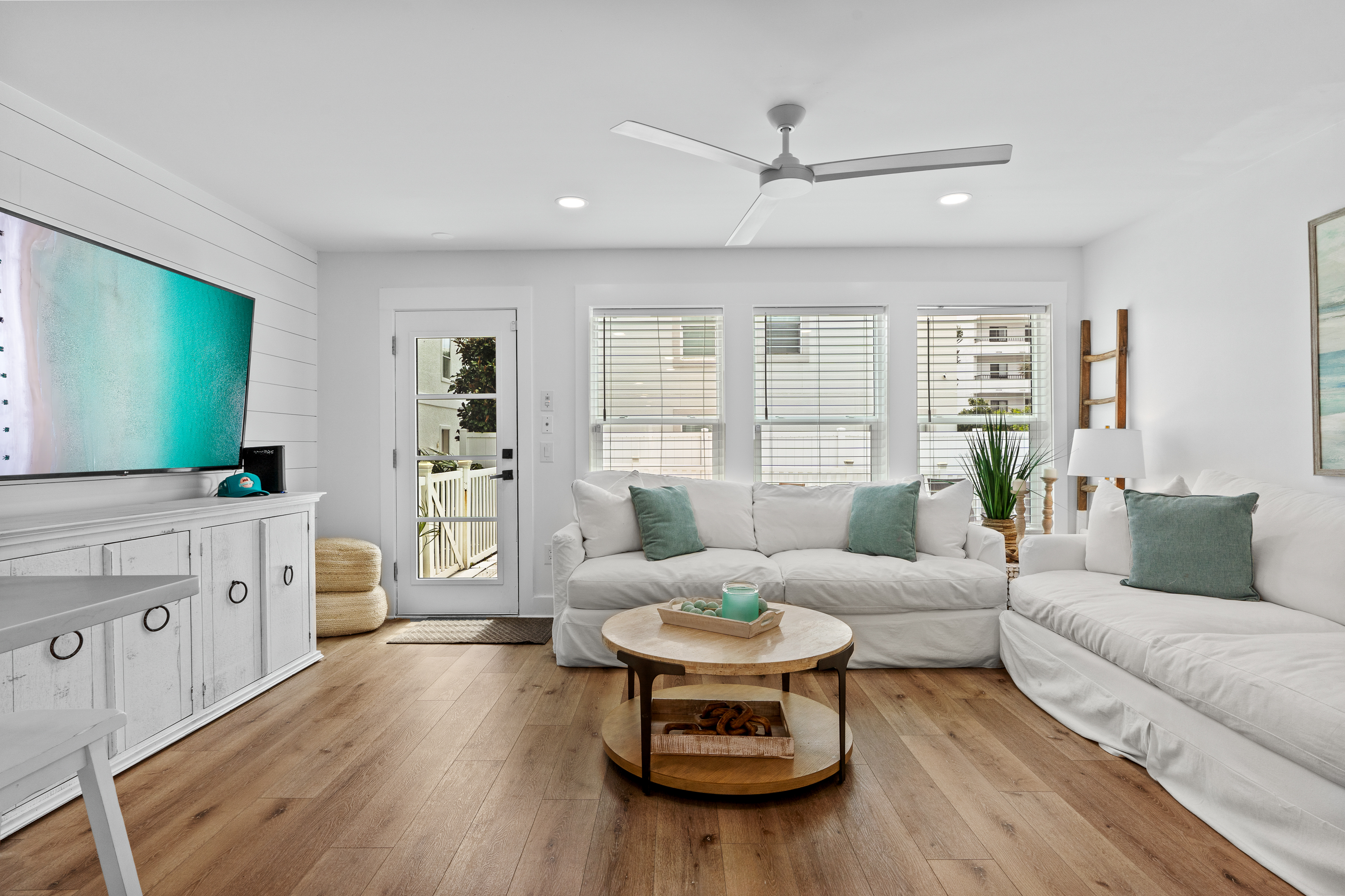 Beach Music | Photo 55