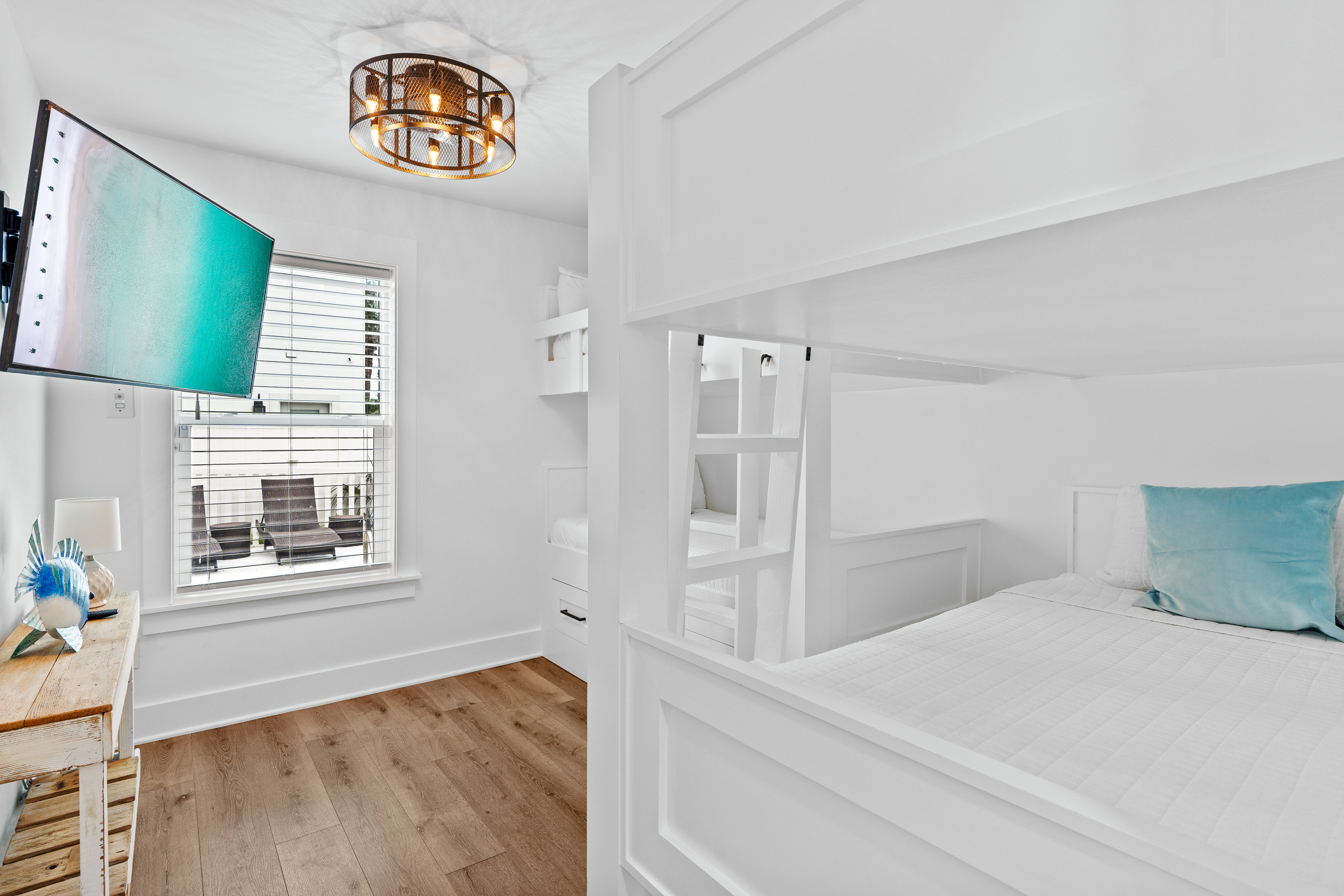 Beach Music | Photo 38