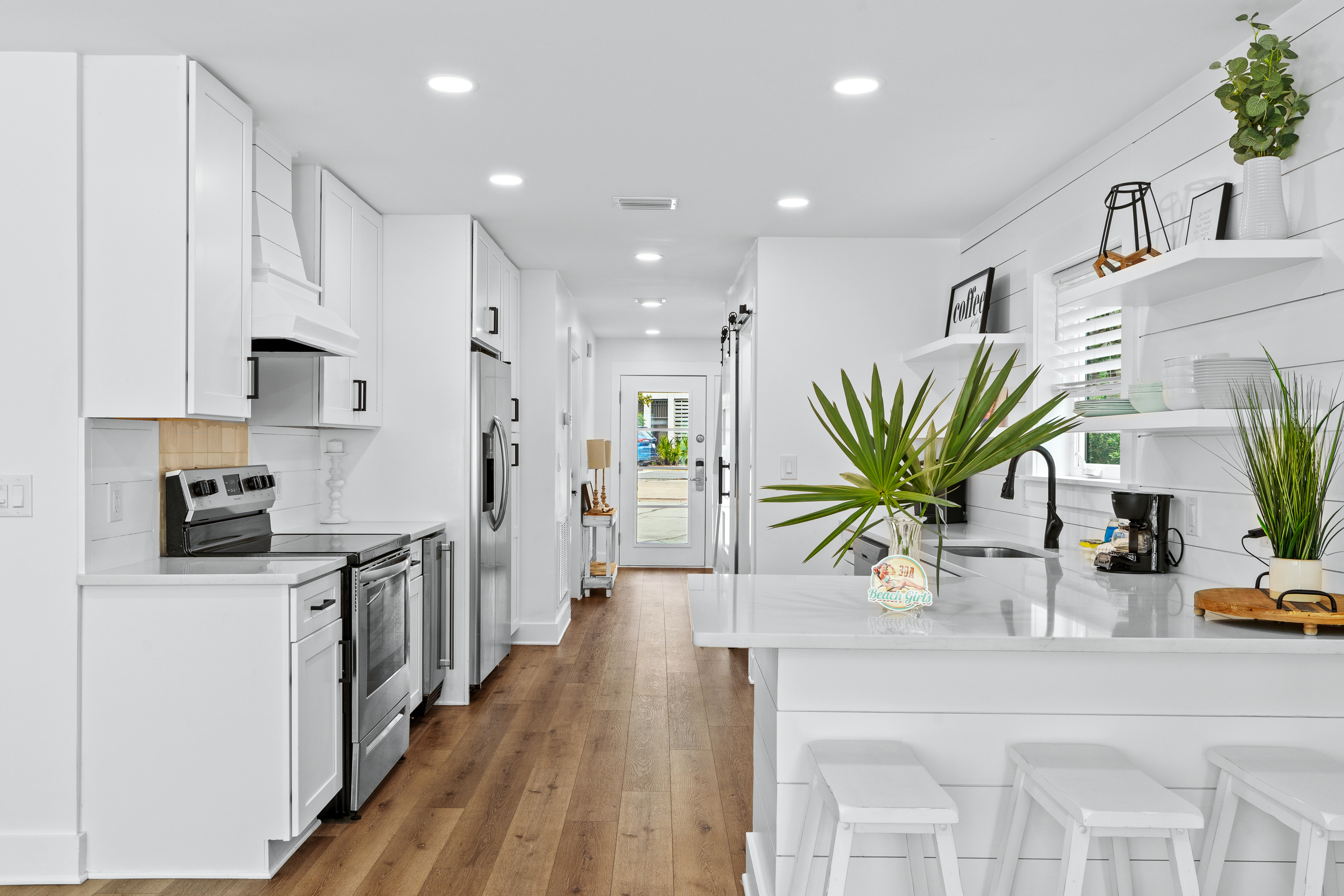 Beach Music | Photo 34