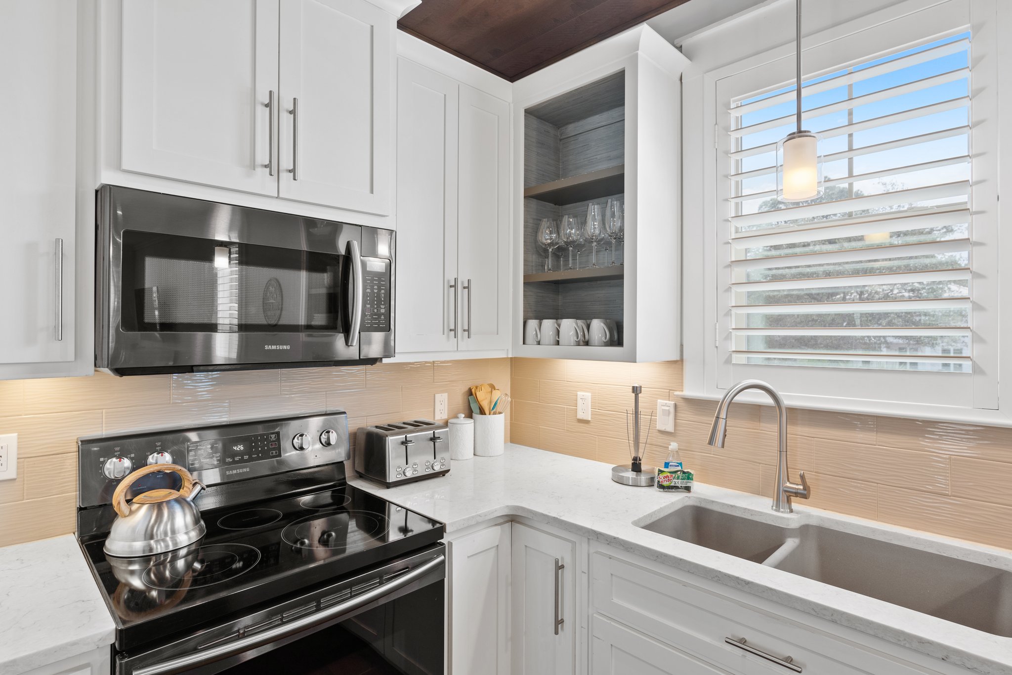 Sun Kissed | Photo 46