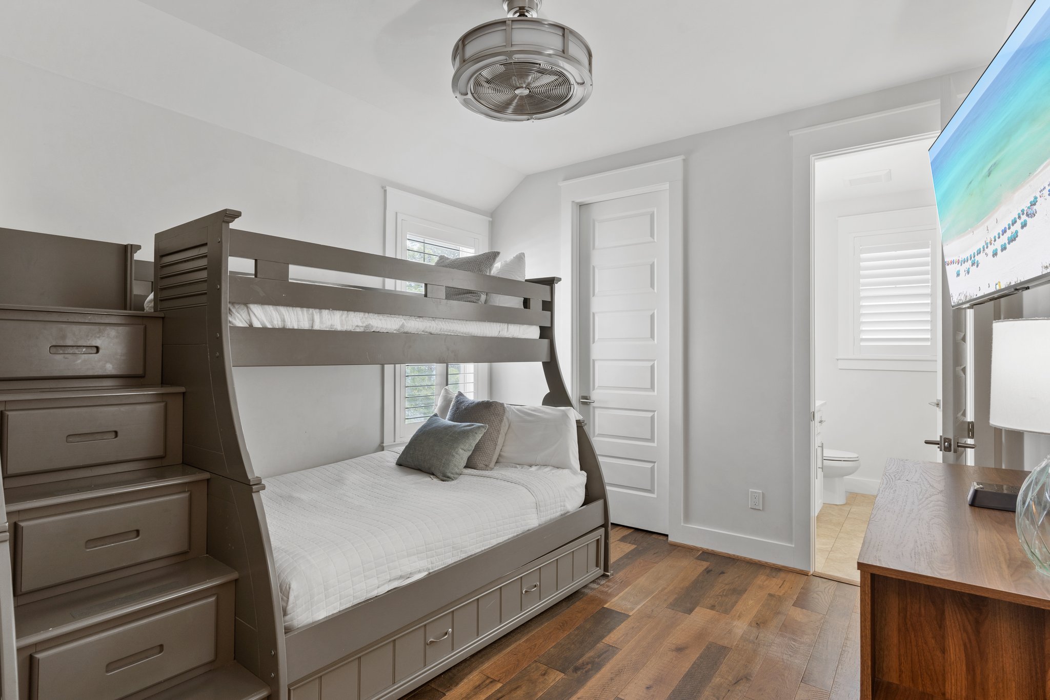 Sun Kissed | Photo 37