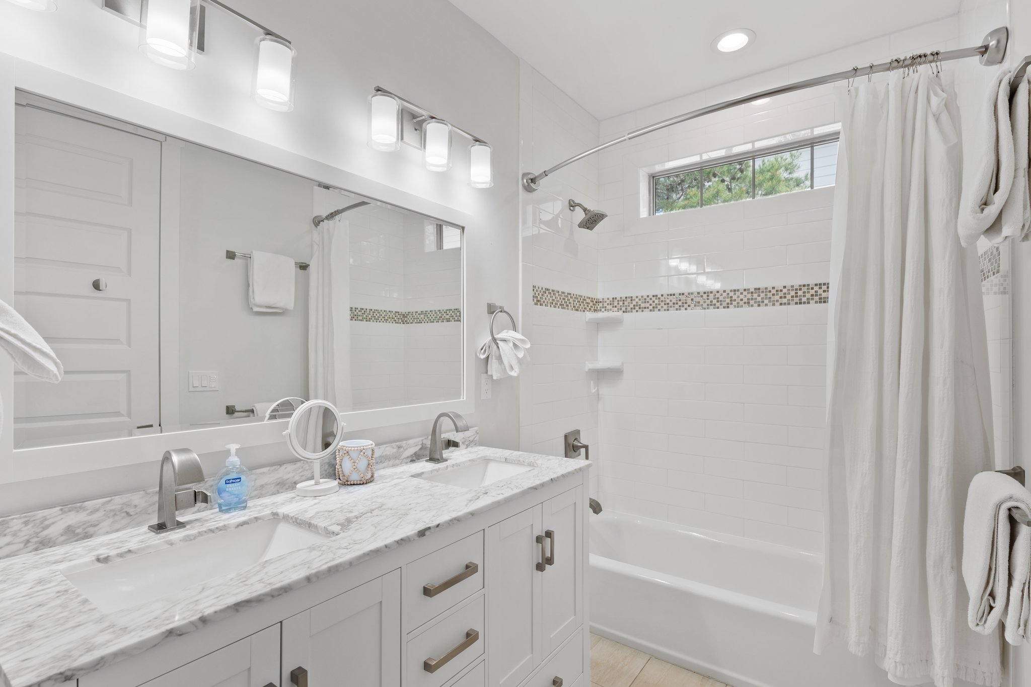 Sun Kissed | Photo 14