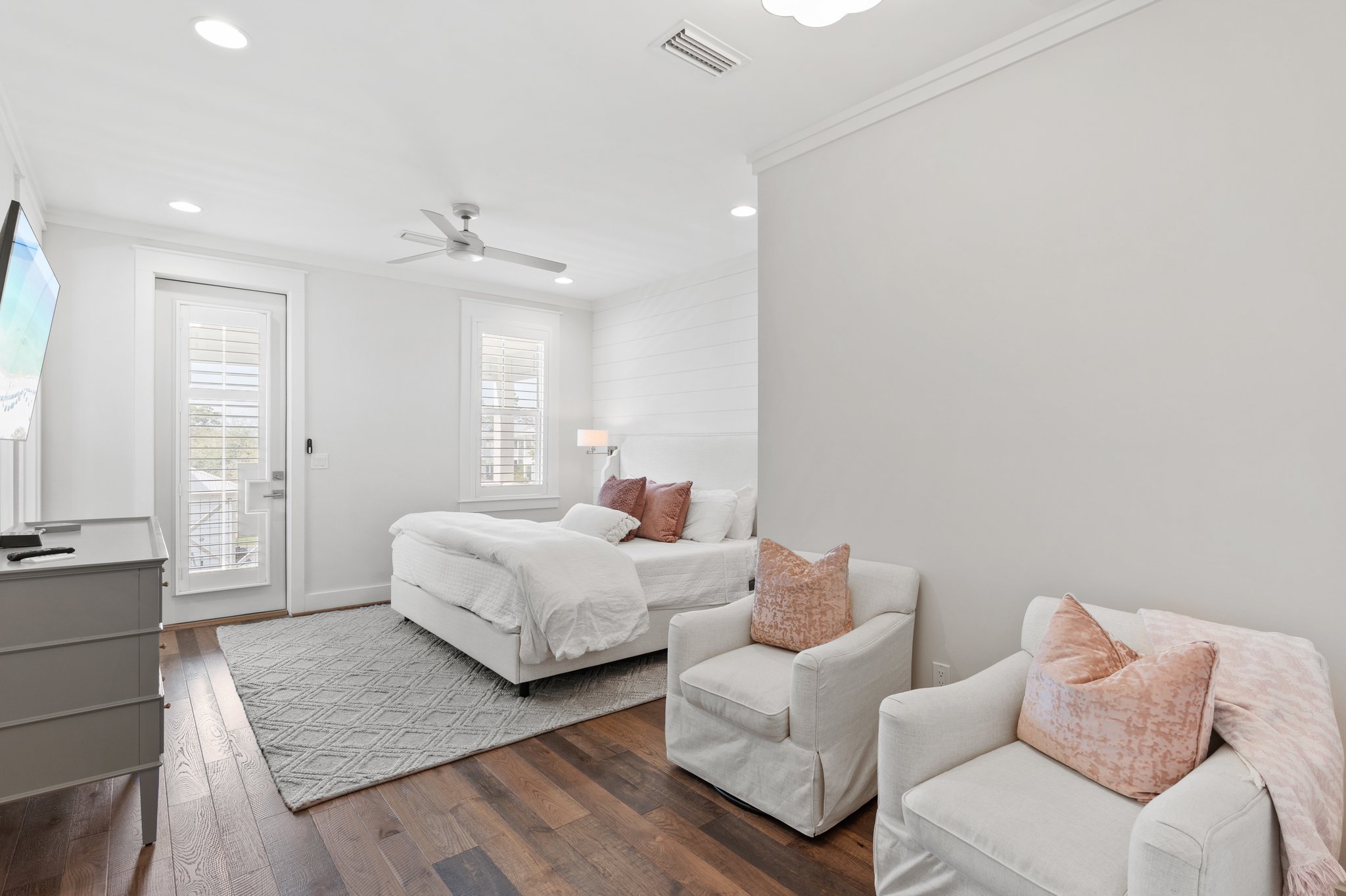 Sun Kissed | Photo 31