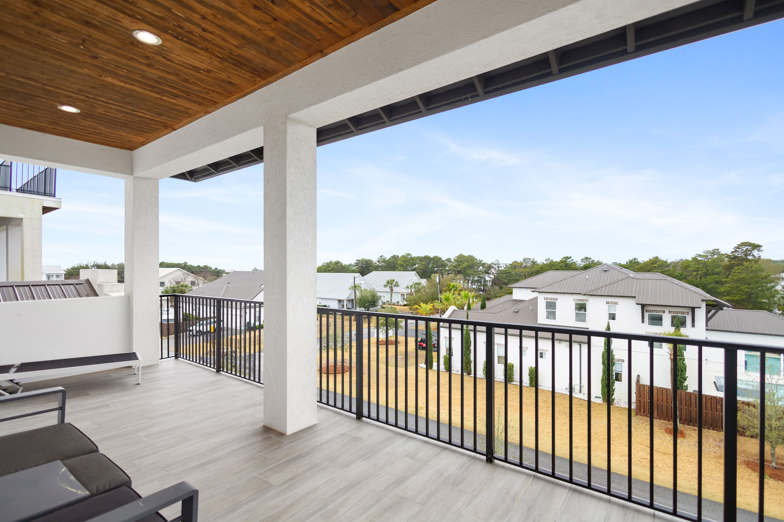 Born 2 Beach | Photo 14