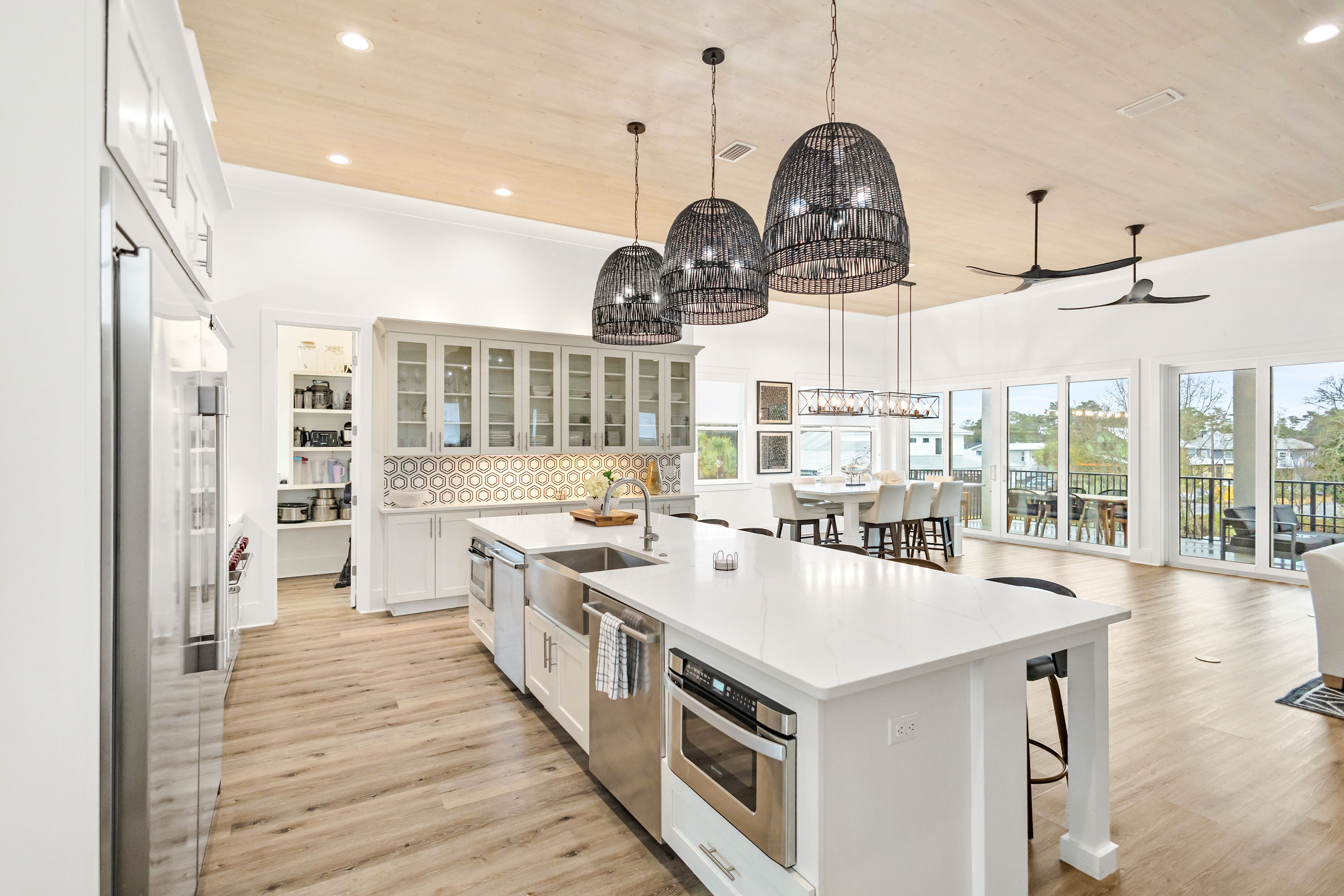 Born 2 Beach | Photo 22