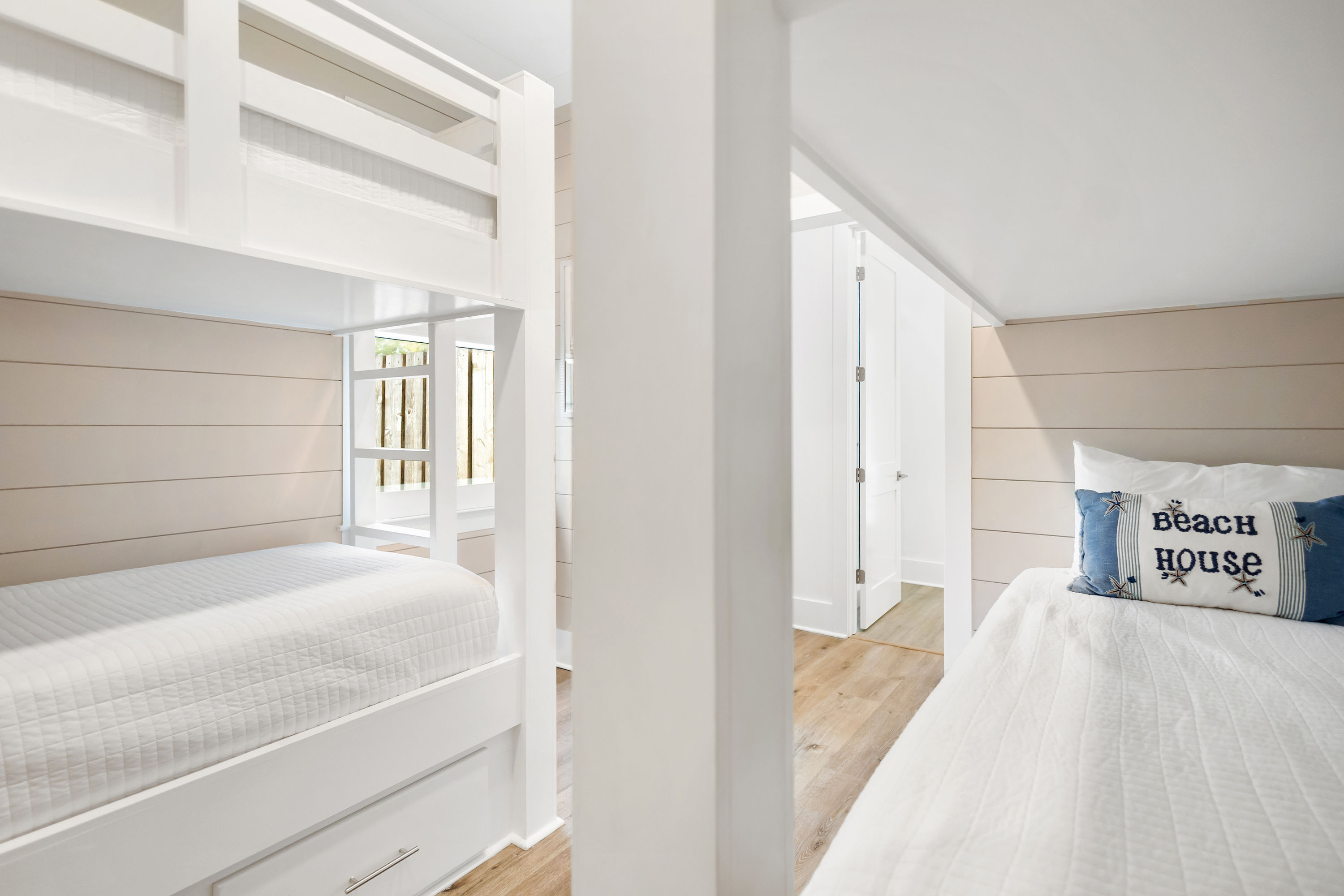 Born 2 Beach | Photo 27