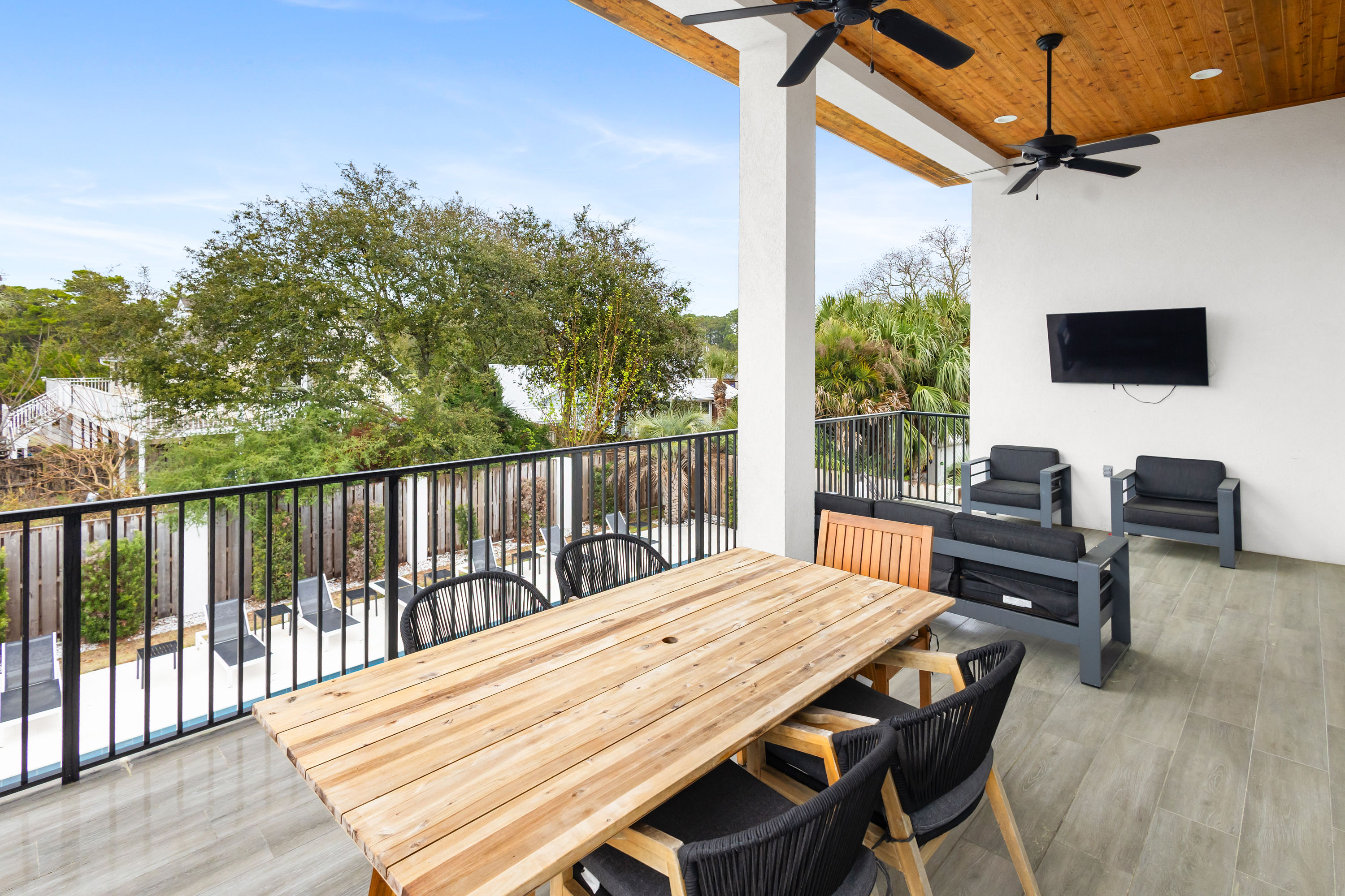 Born 2 Beach | Photo 17