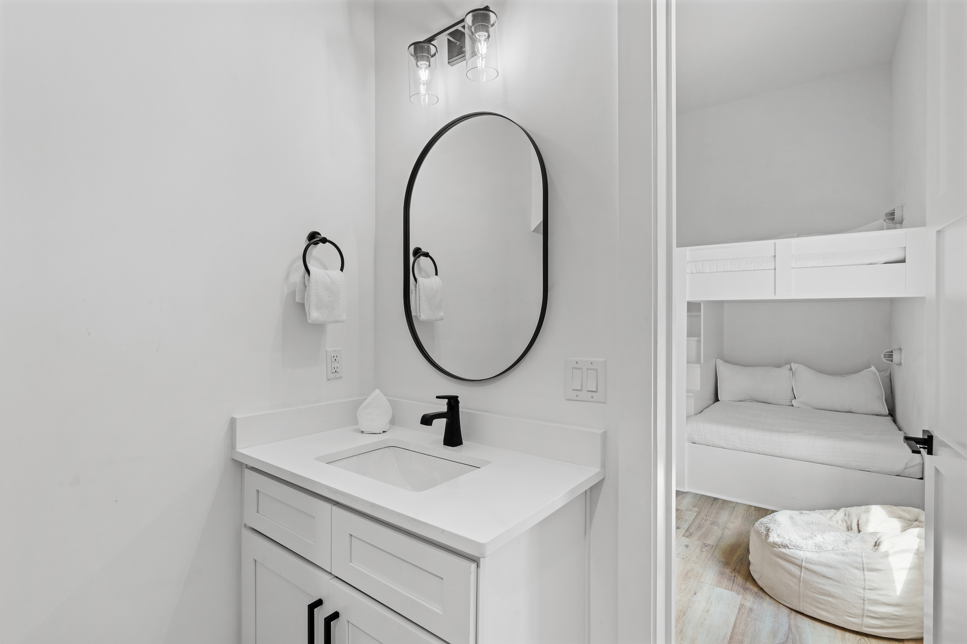 Juan Fine Day | Photo 32