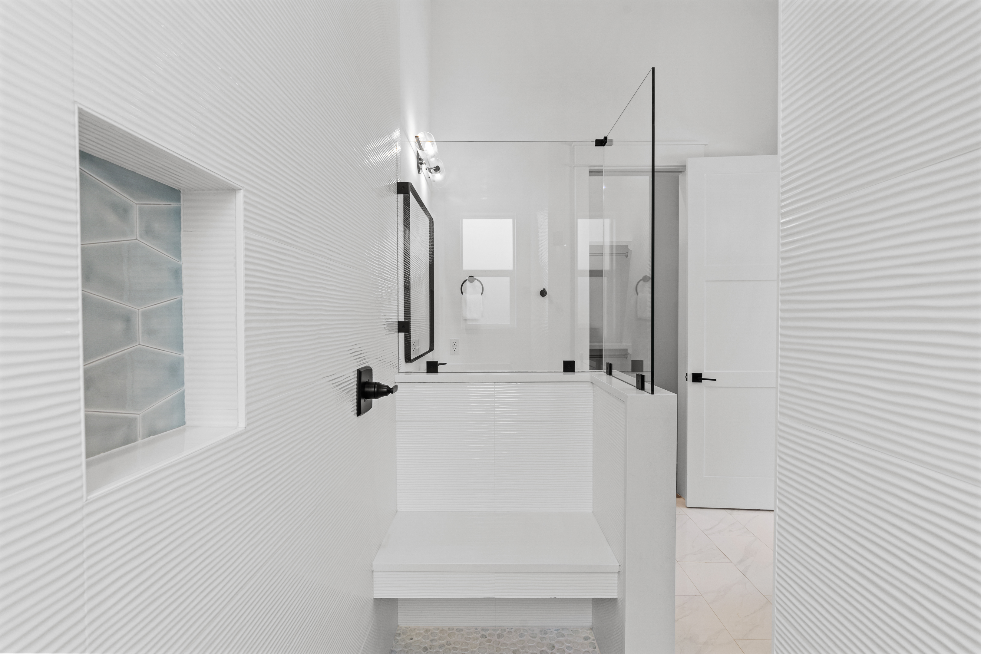 Juan Fine Day | Photo 33