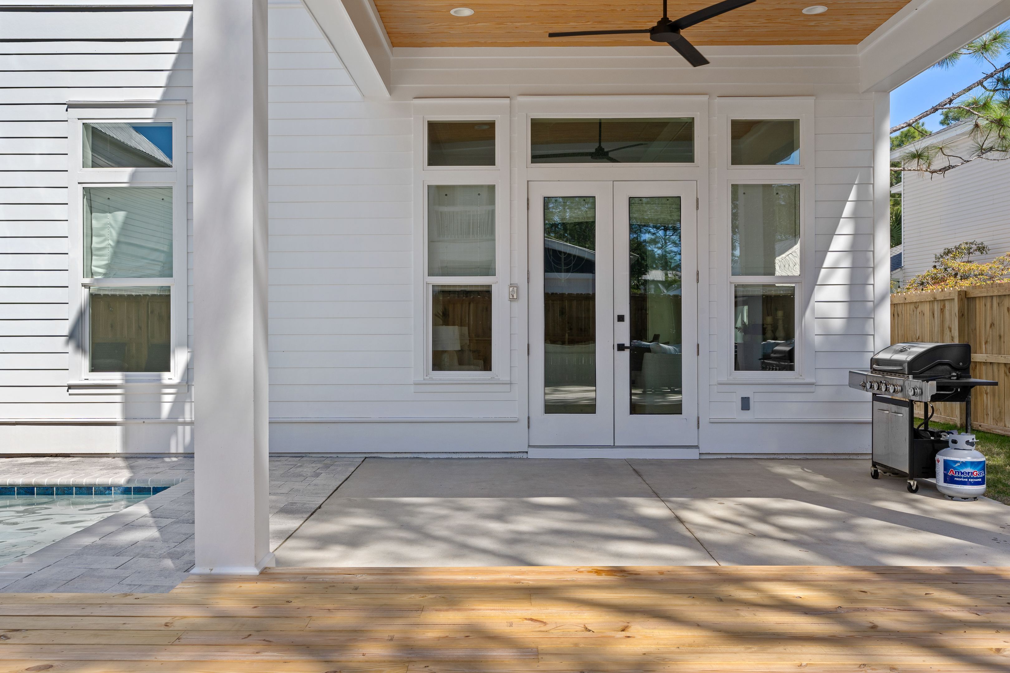 Juan Fine Day | Photo 6