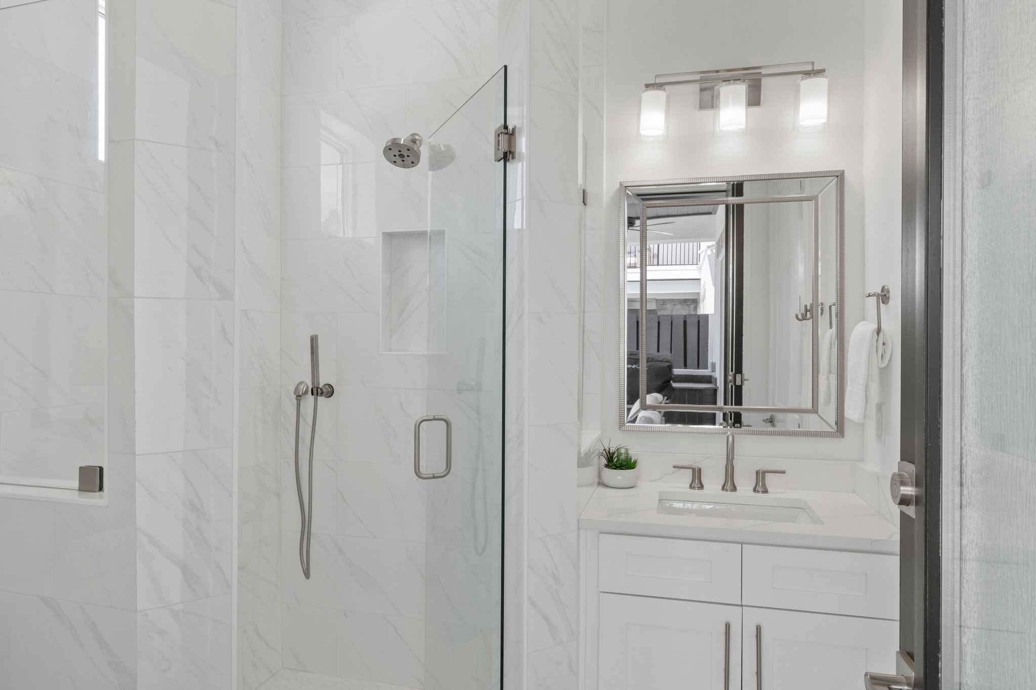 Lone Star Hideaway | Photo 15