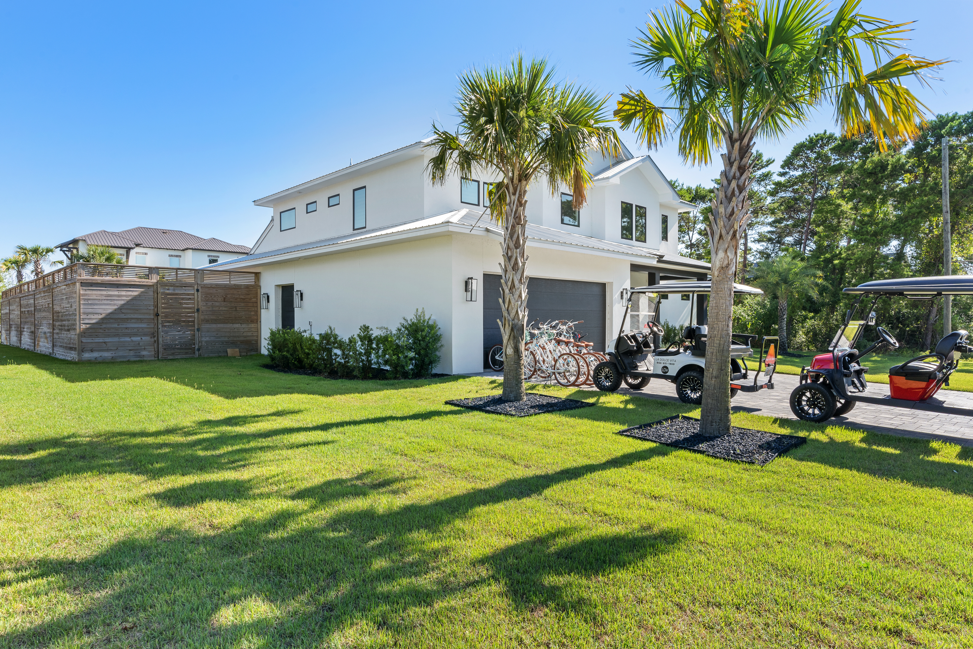 Happy By The Sea | Photo 32