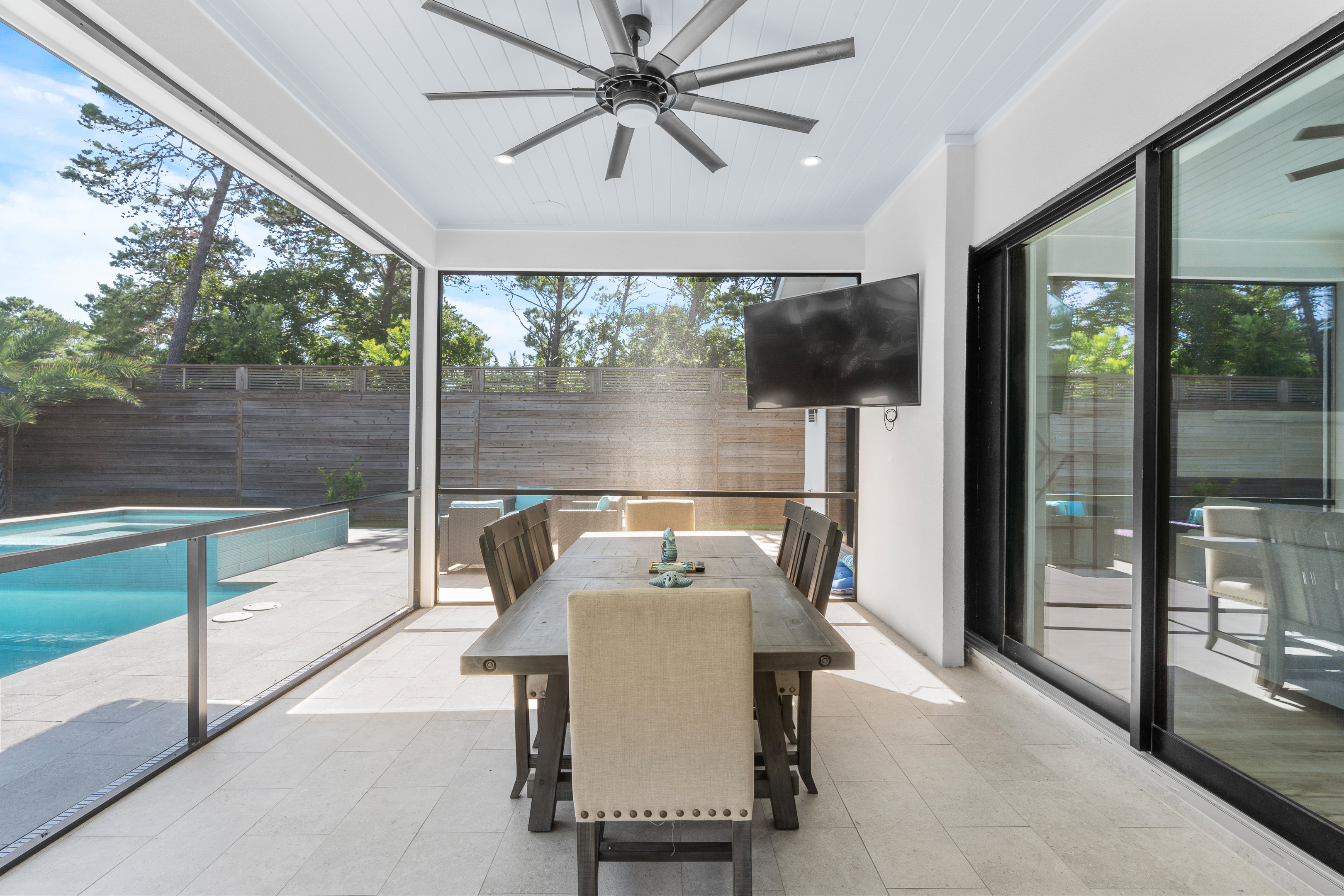 Happy By The Sea | Photo 44