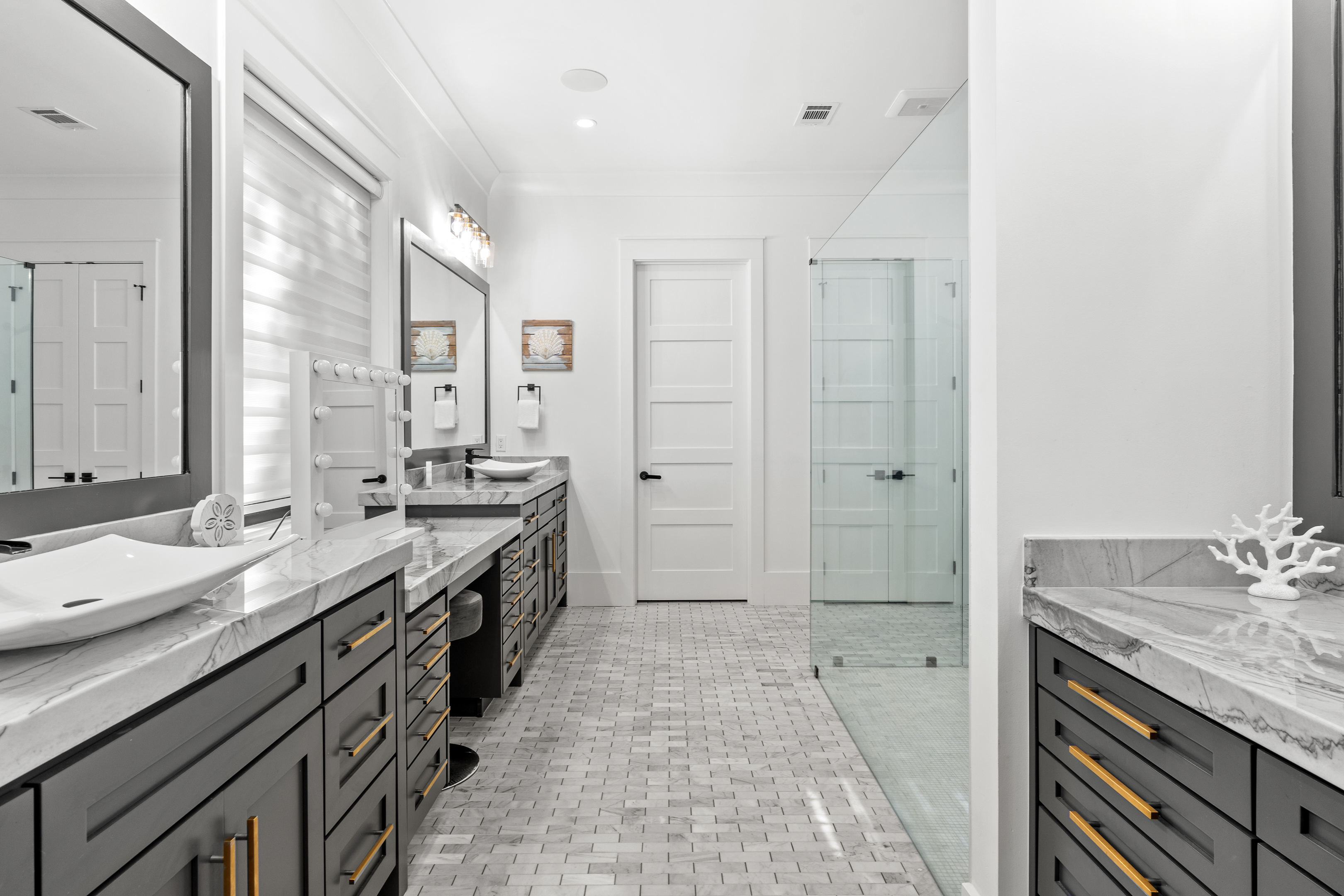 Happy By The Sea | Photo 22