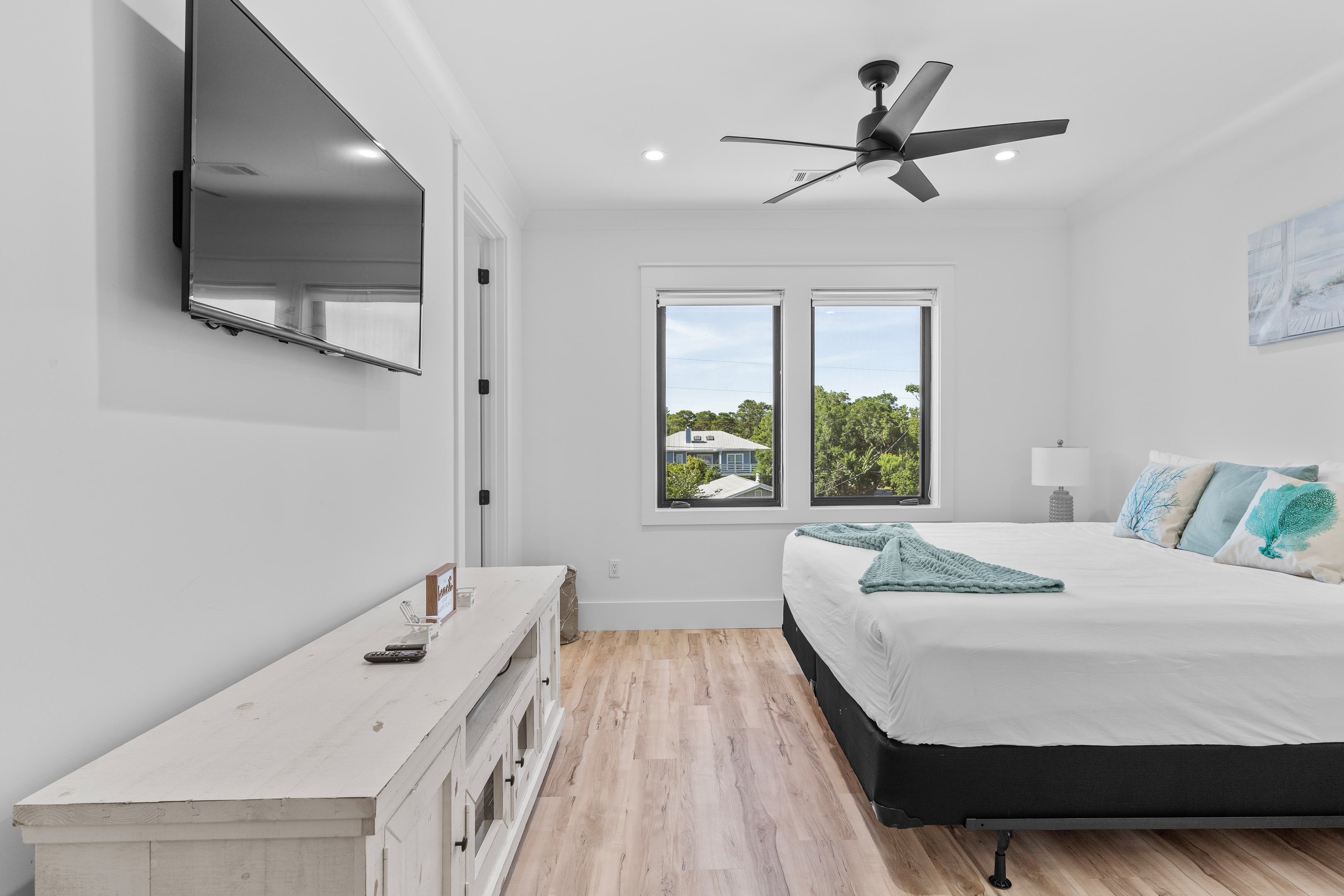 Happy By The Sea | Photo 25