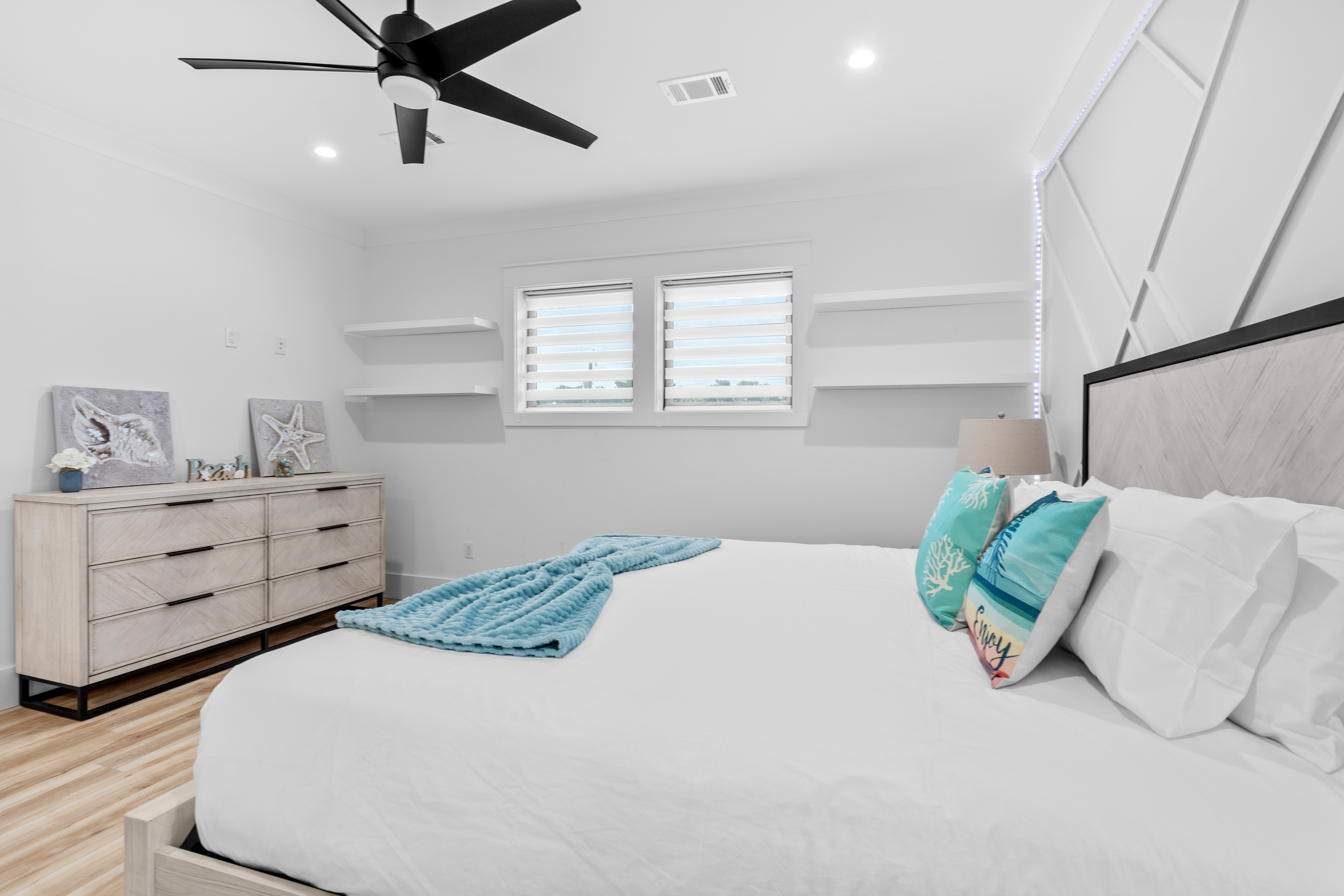 Happy By The Sea | Photo 7