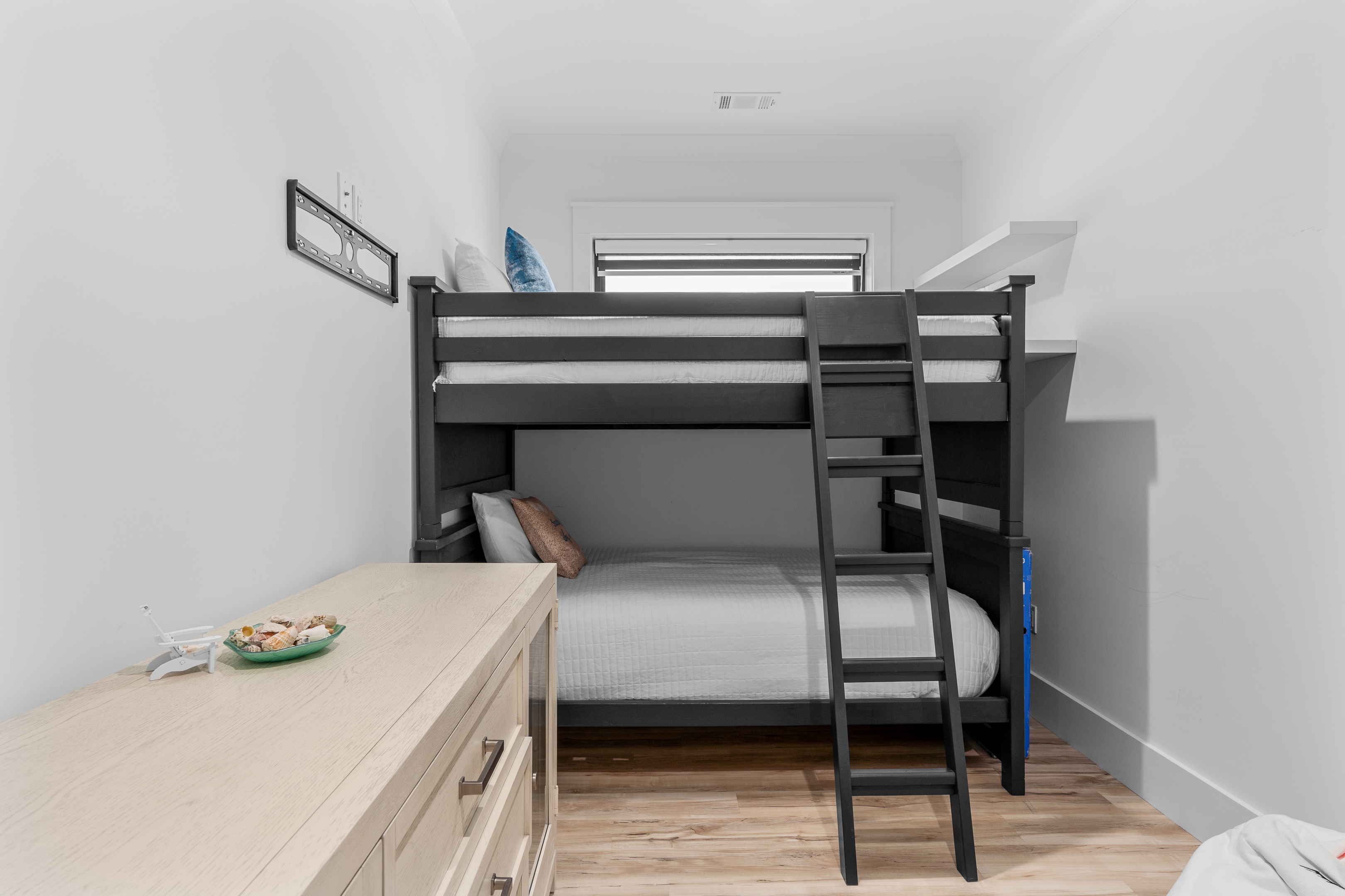 Happy By The Sea | Photo 11