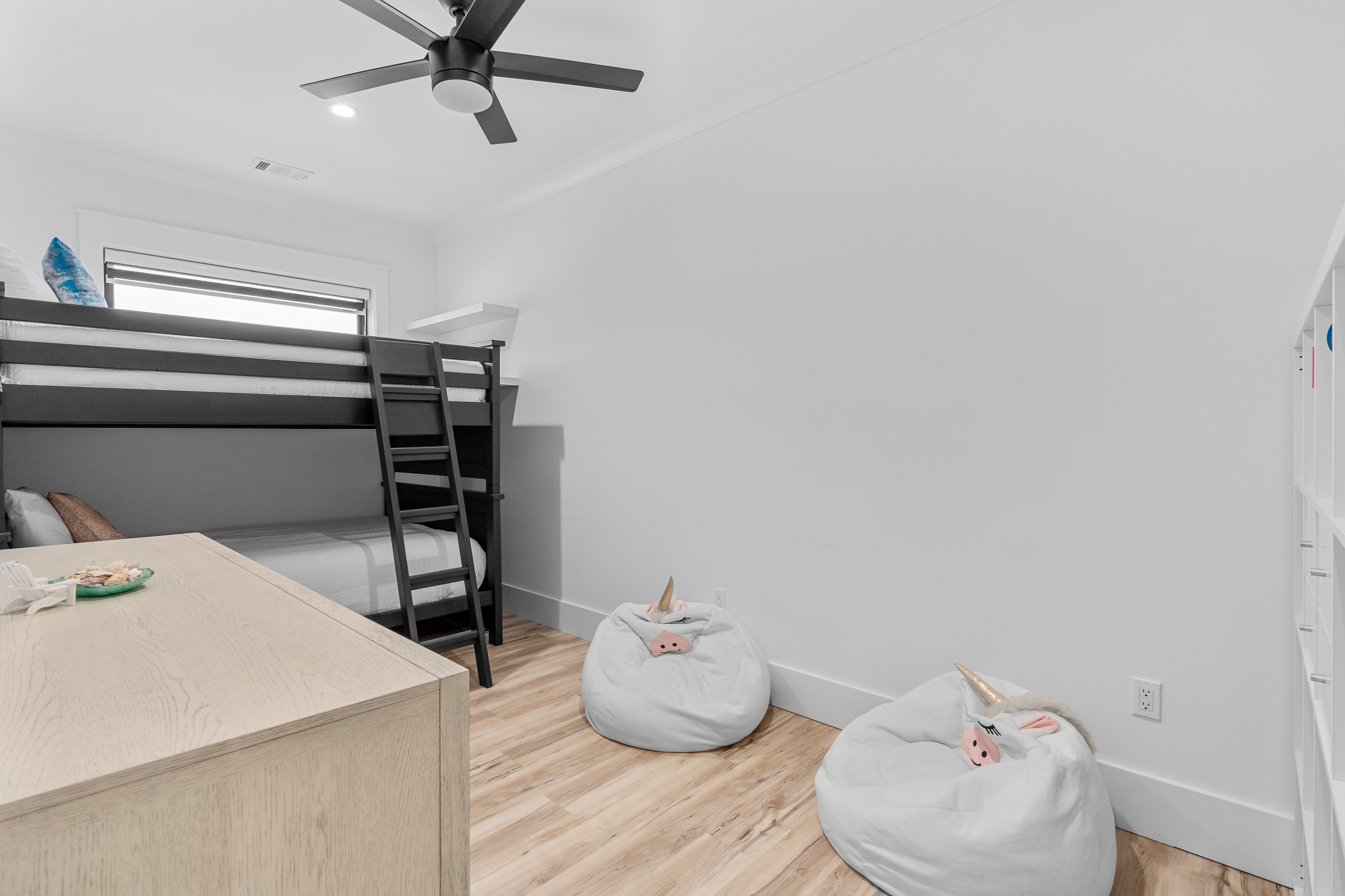 Happy By The Sea | Photo 15