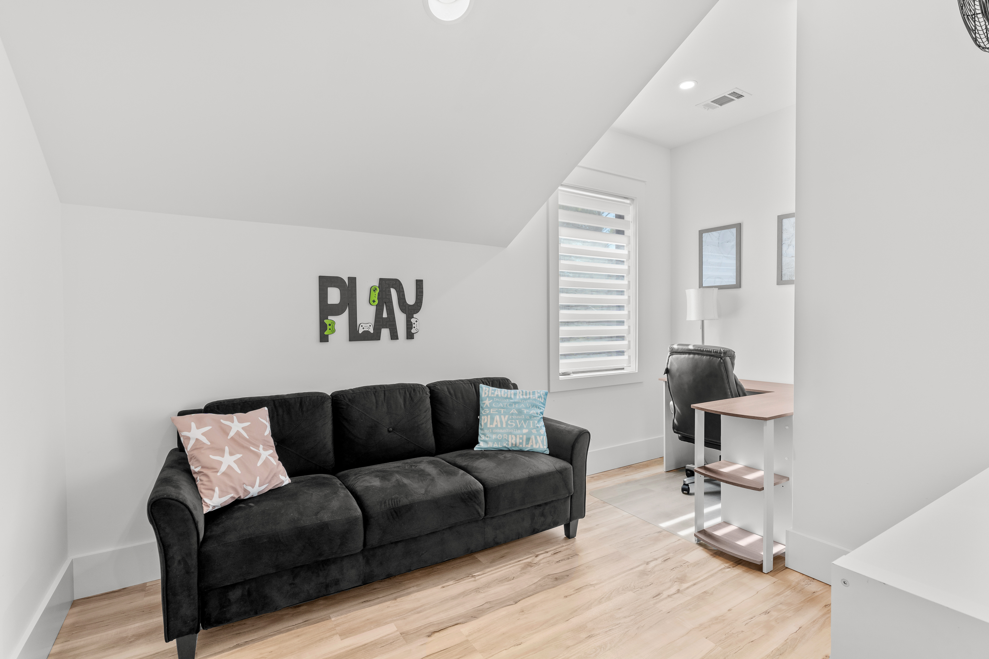 Happy By The Sea | Photo 12