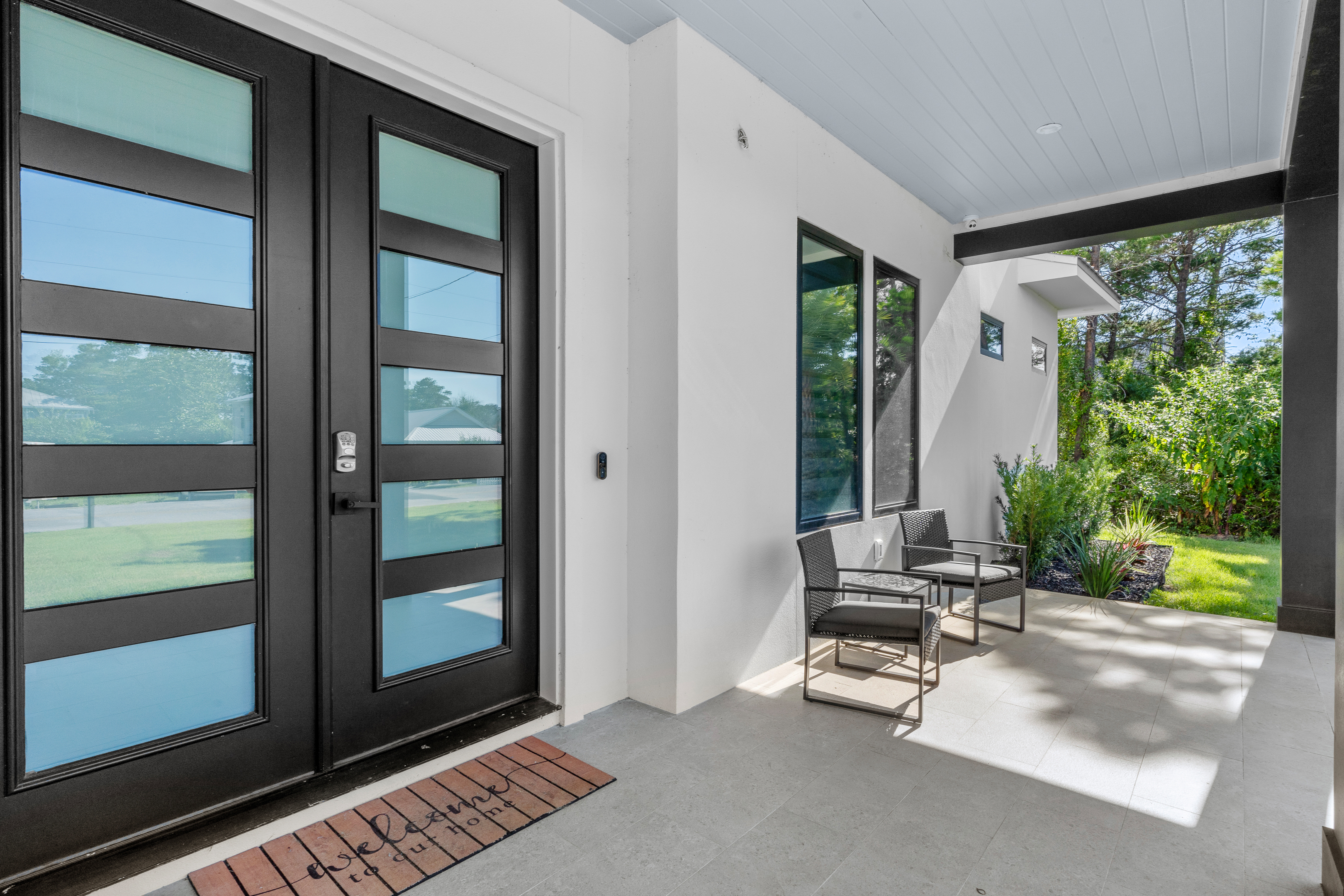 Happy By The Sea | Photo 42