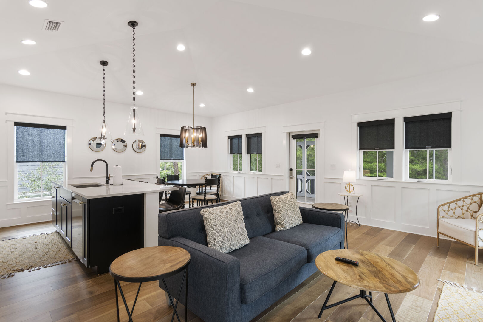 30A Caspian Blue Carriage | Photo 4