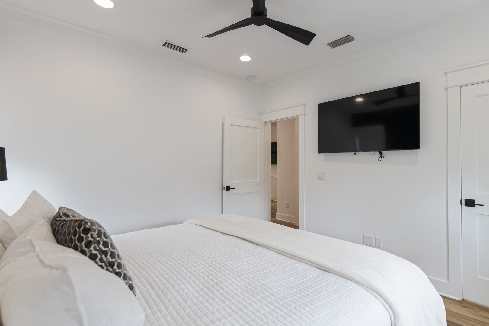 30A Caspian Blue Carriage | Photo 8