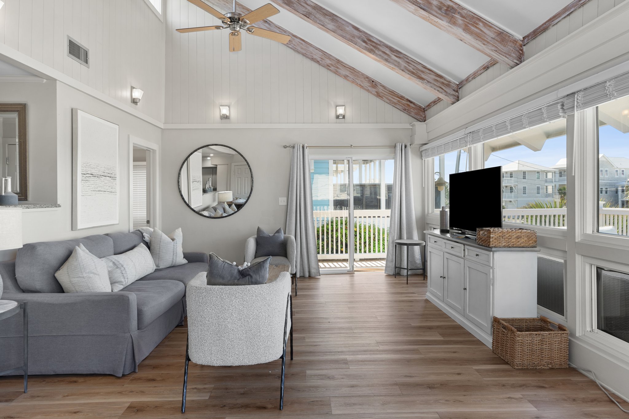 Bungalow House | Photo 2