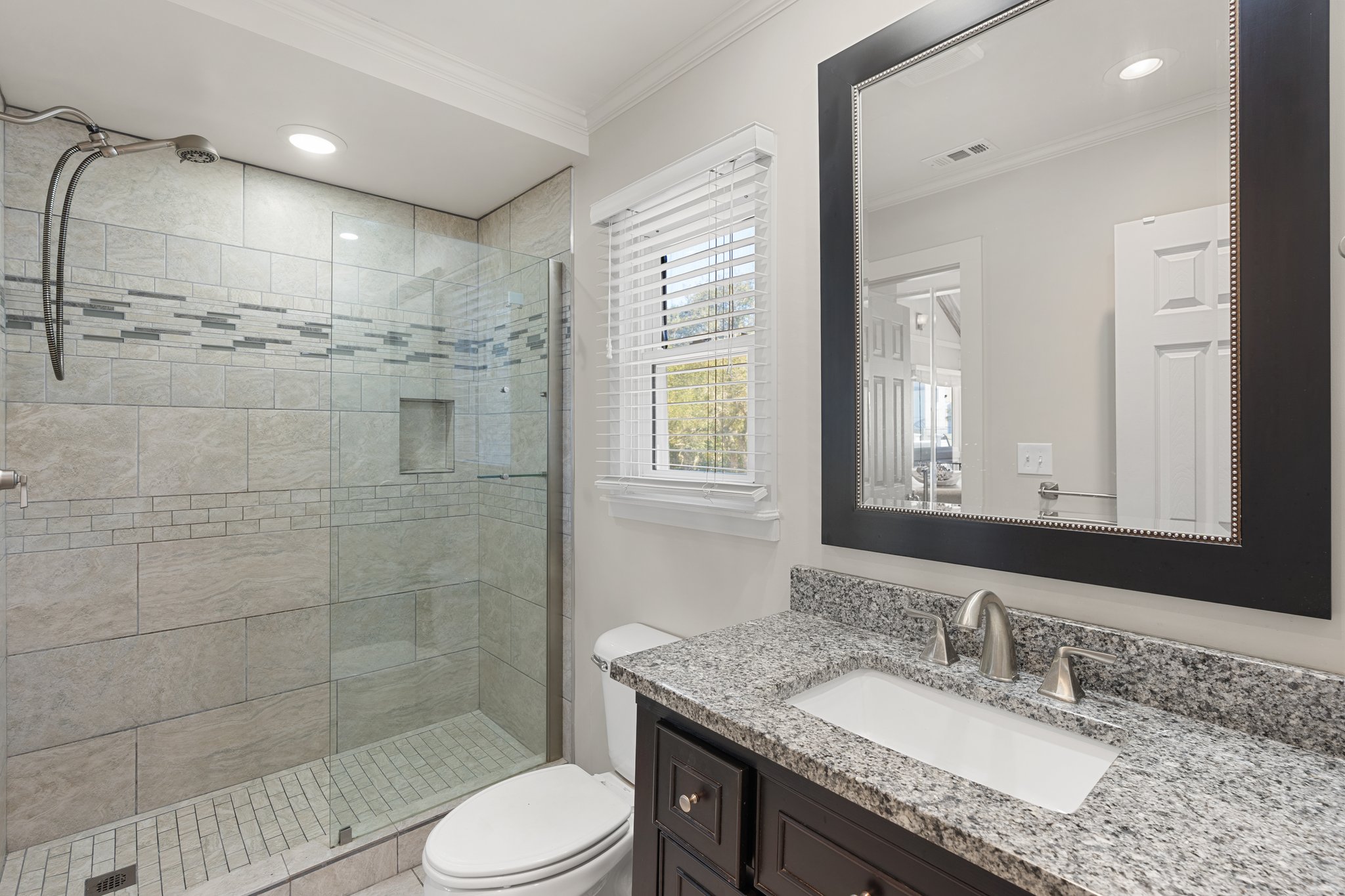 Bungalow House | Photo 35