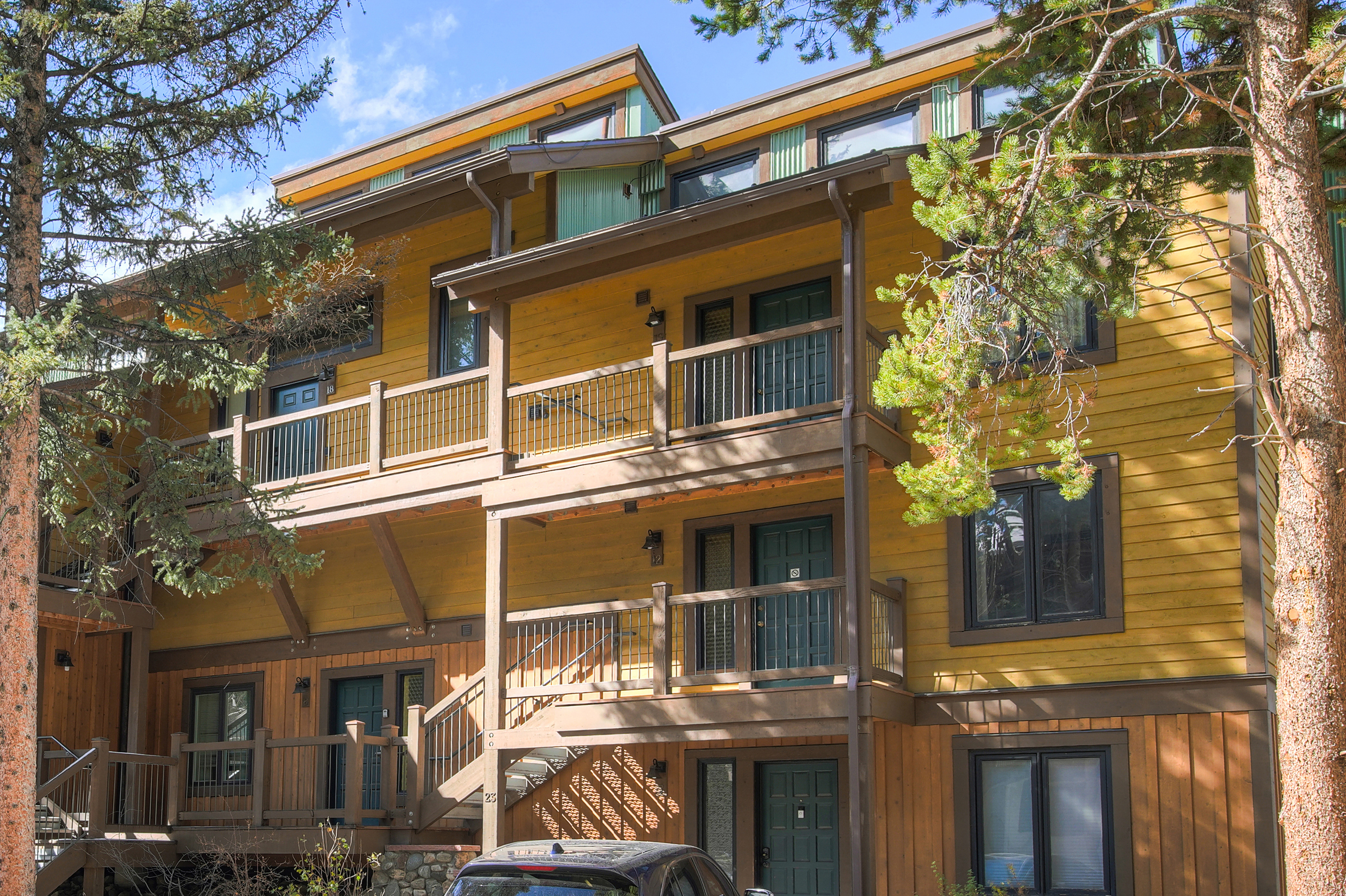 Inner Circle 12 | Photo 19