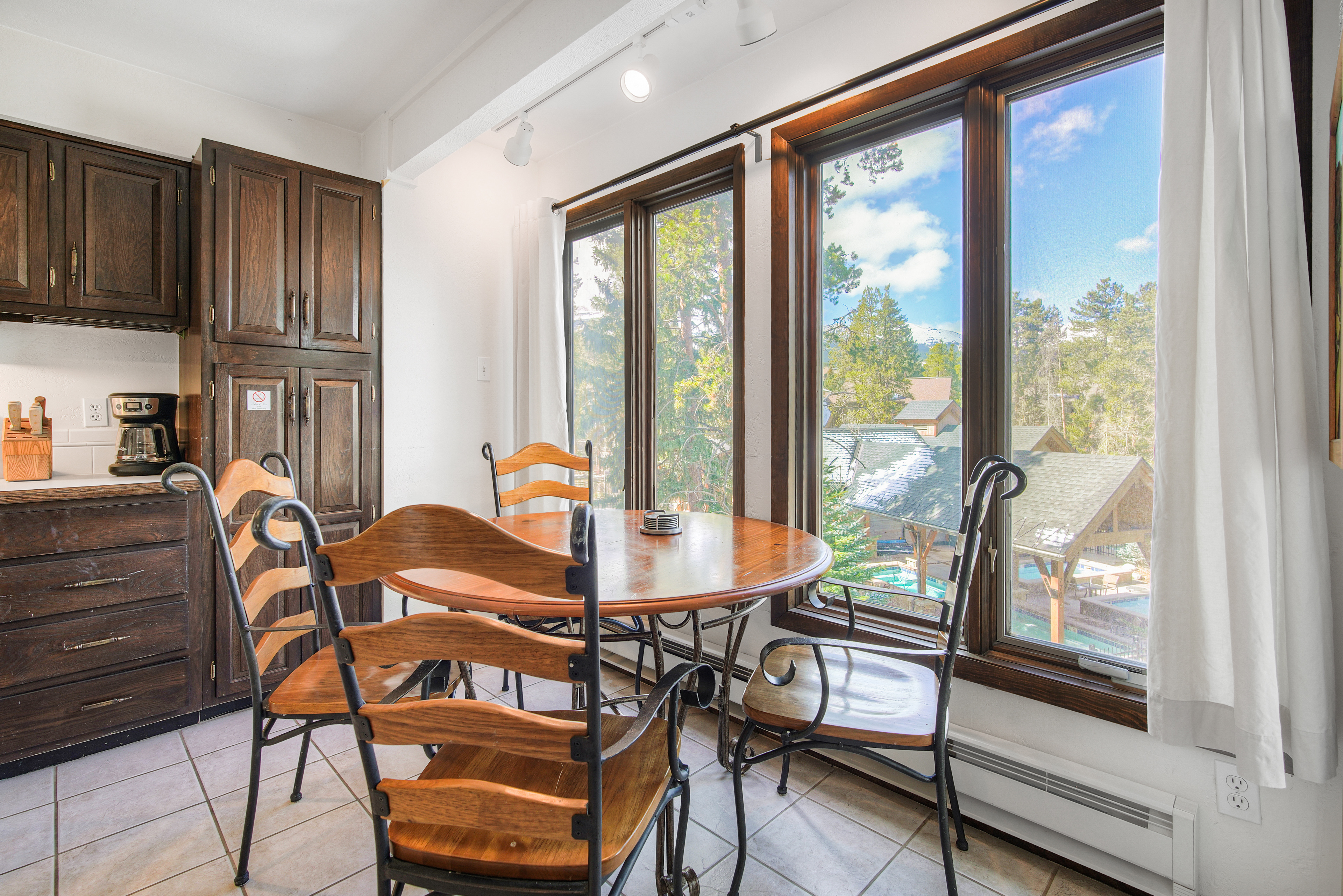 Inner Circle 12 | Photo 11