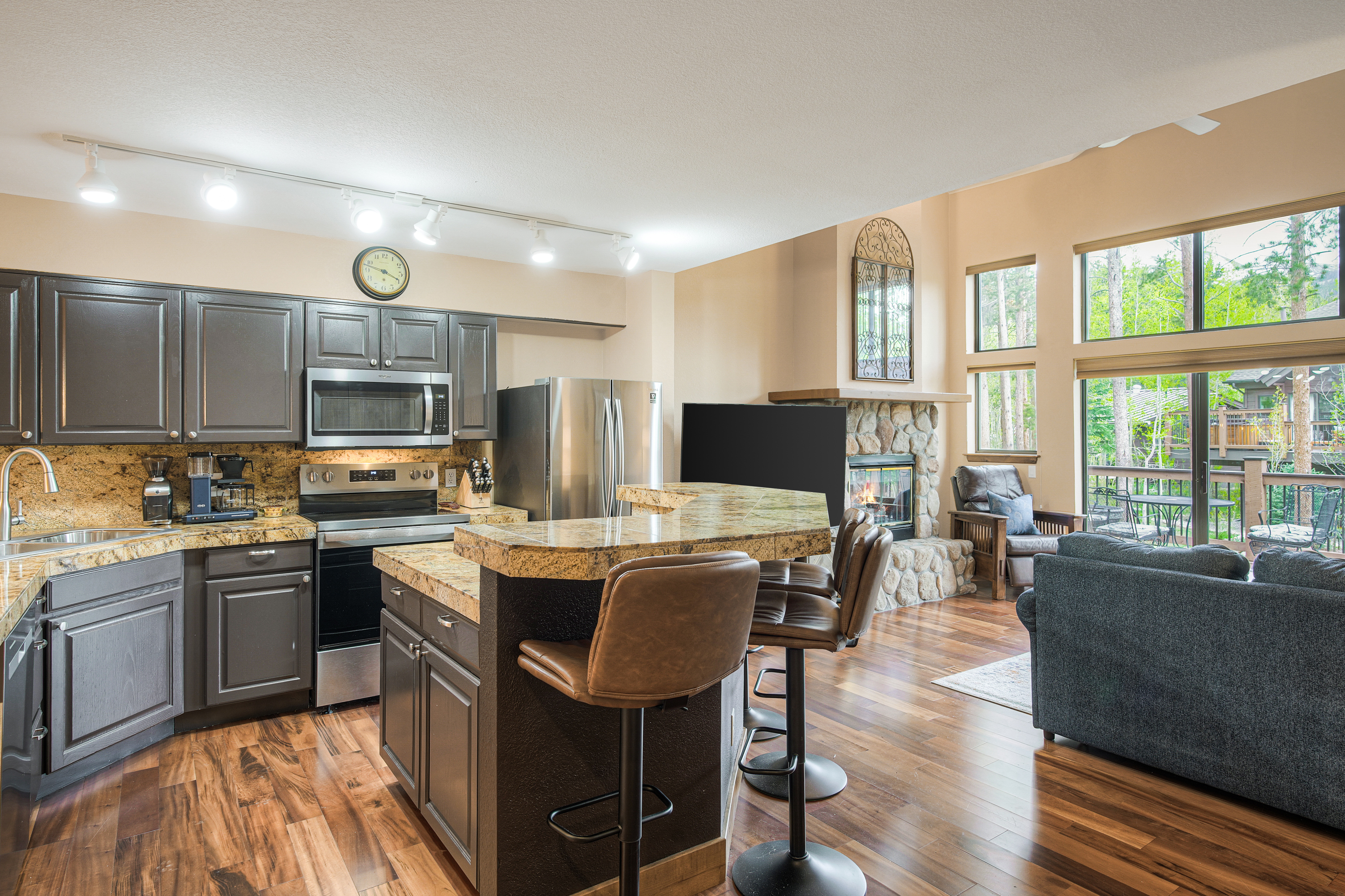 Village Point 203 | Photo 4