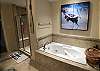Third Floor Suite Jacuzzi 
