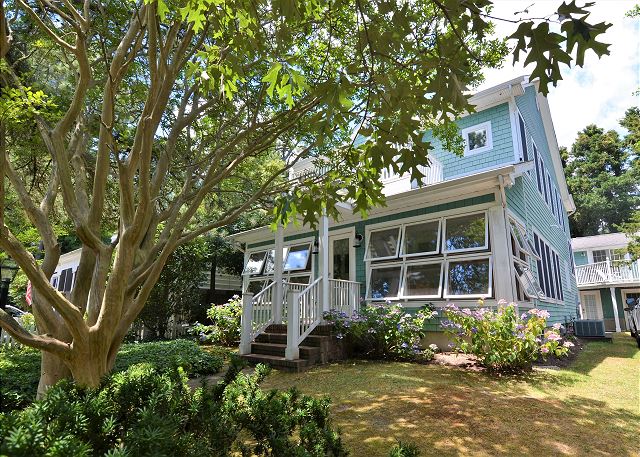 25 Oak Avenue