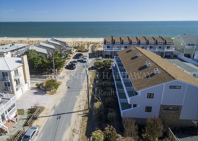 11 Ocean Pointe, 6 New Orleans Street