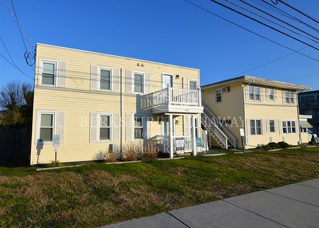 5 Ocean View, 1103 King Charles Avenue