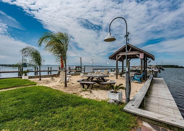 Pelican Paradise Unit 7, 103 Vista Road